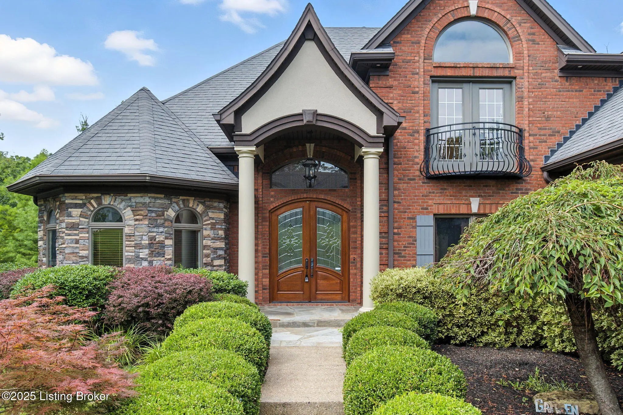 Photo of Listing #1696410