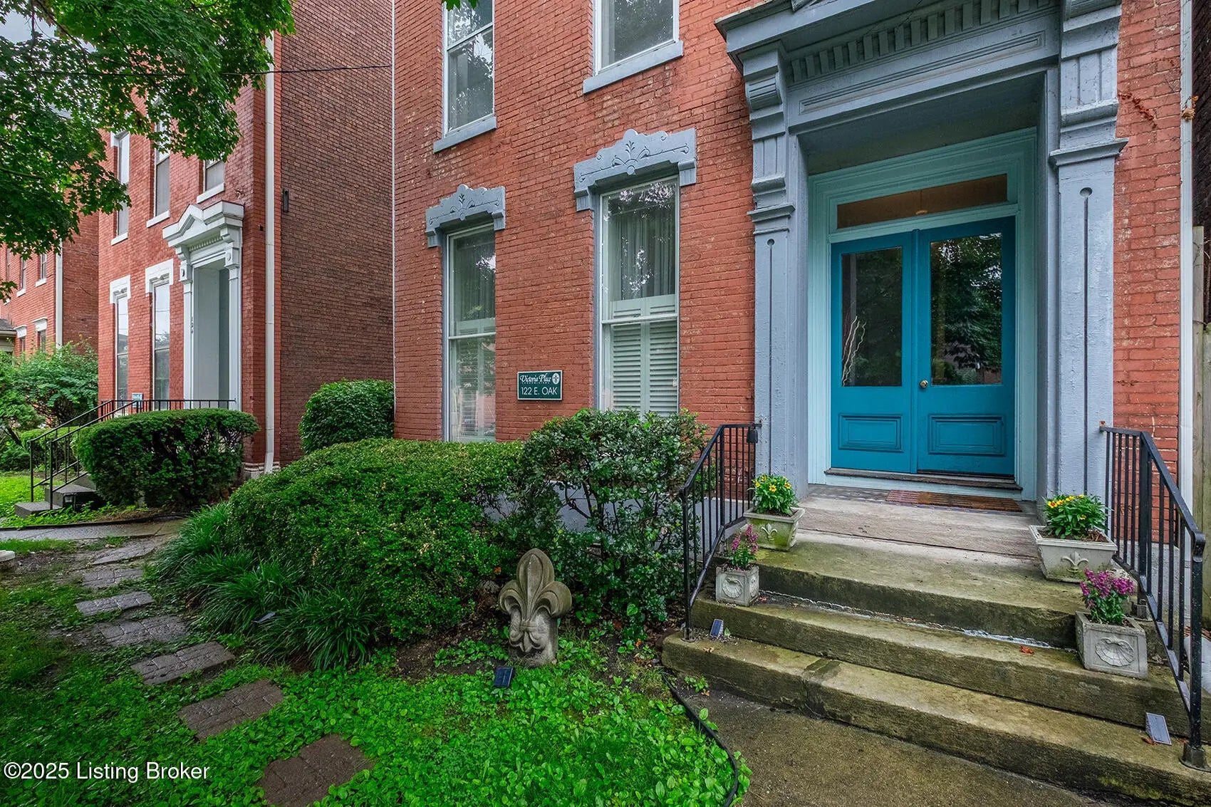 Photo of Listing #1696451