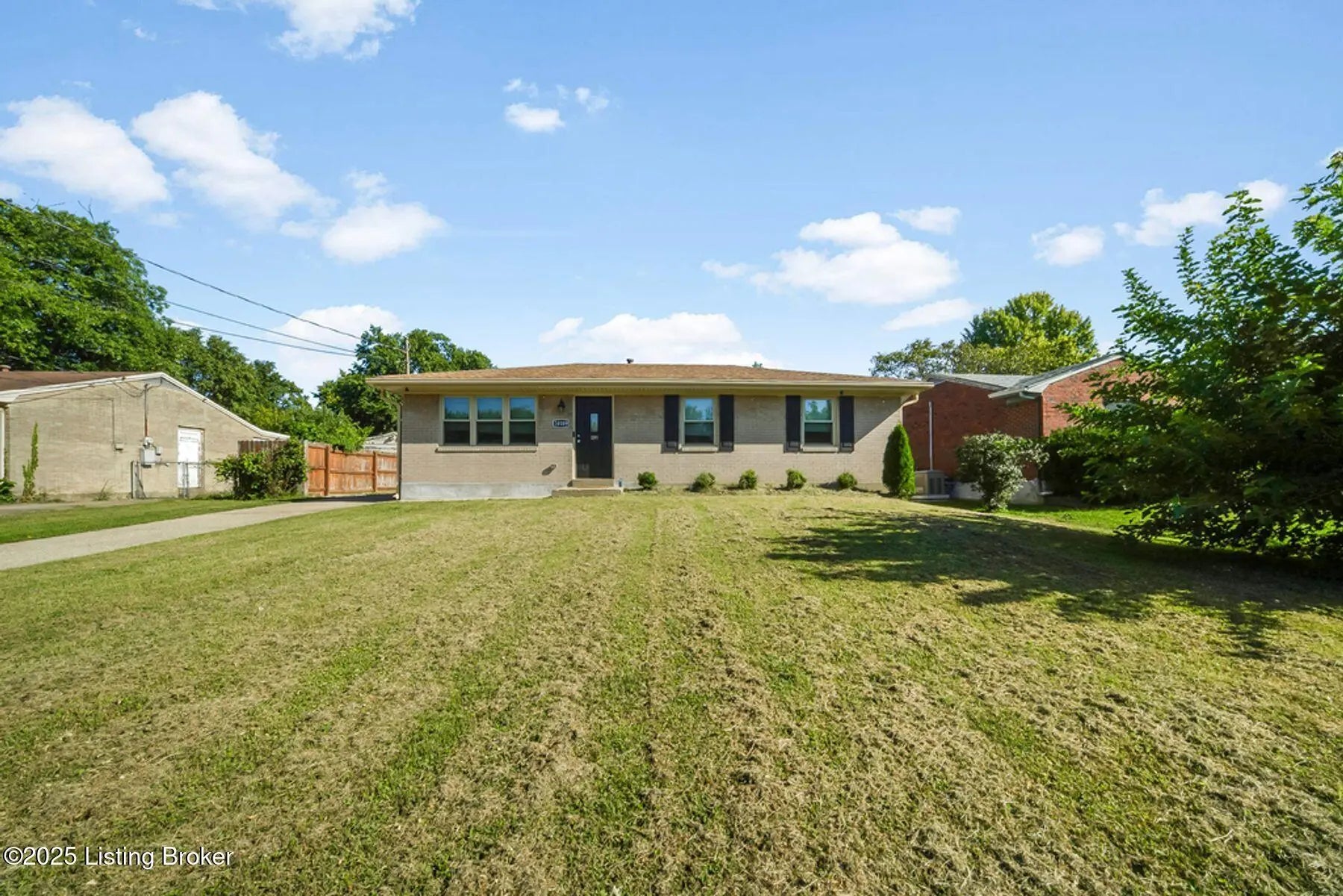 Photo of Listing #1696692