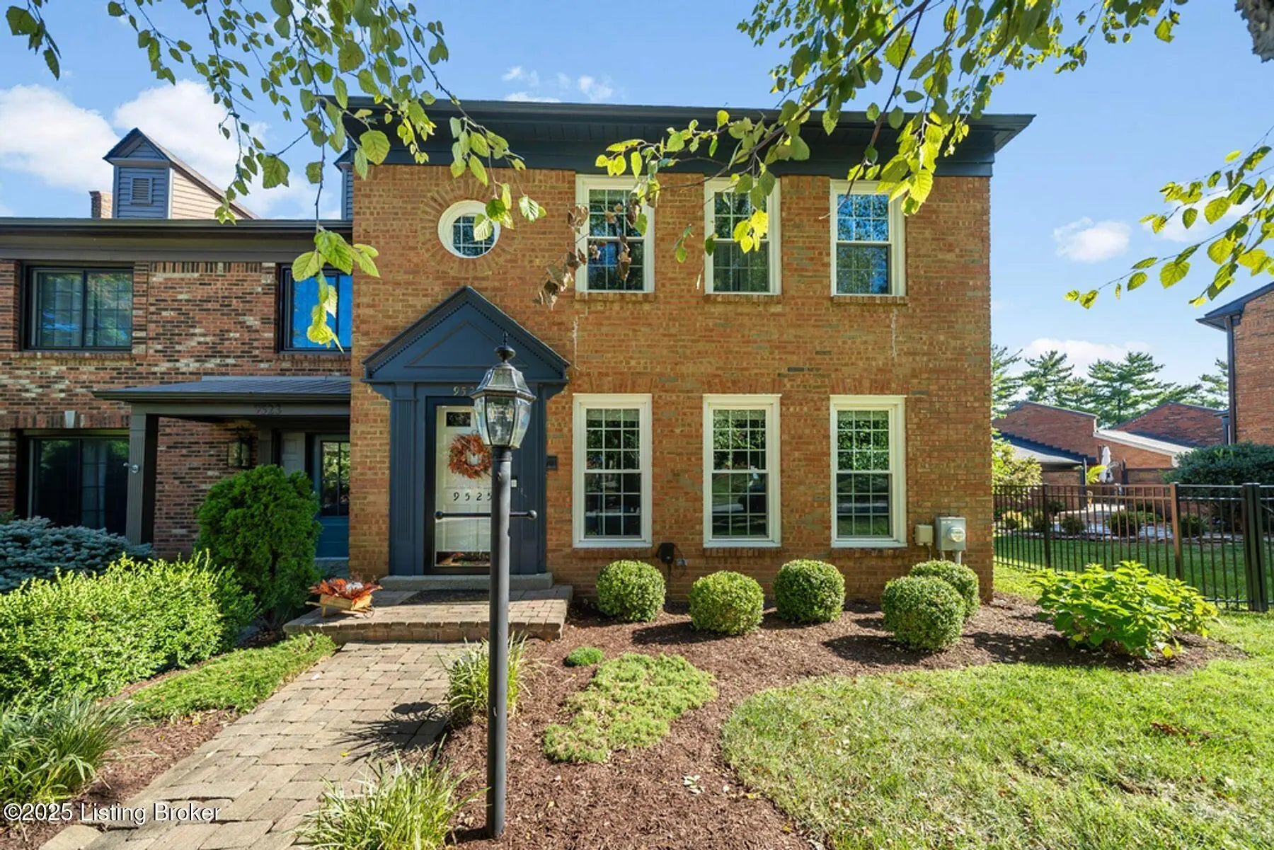 Photo of Listing #1696618