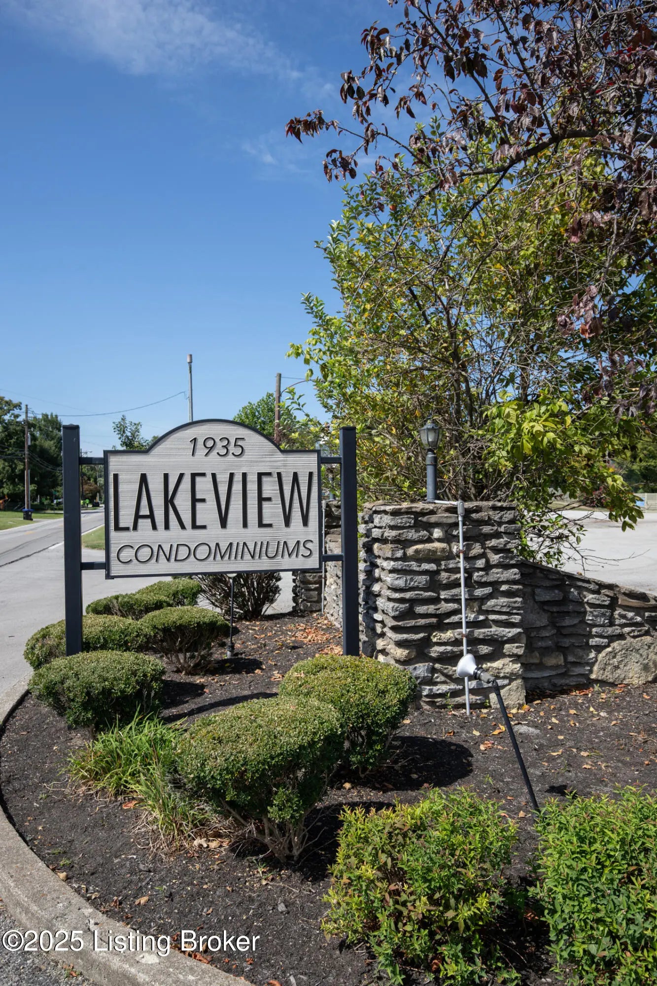 Photo of Listing #1697963