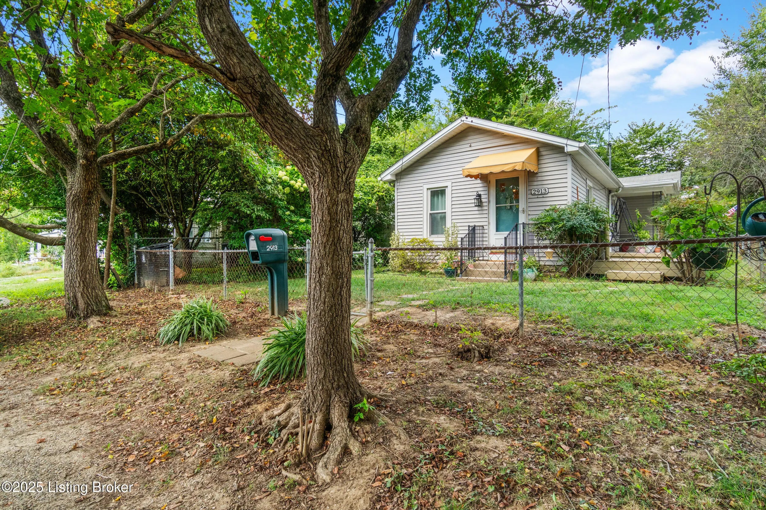 Photo of Listing #1696621