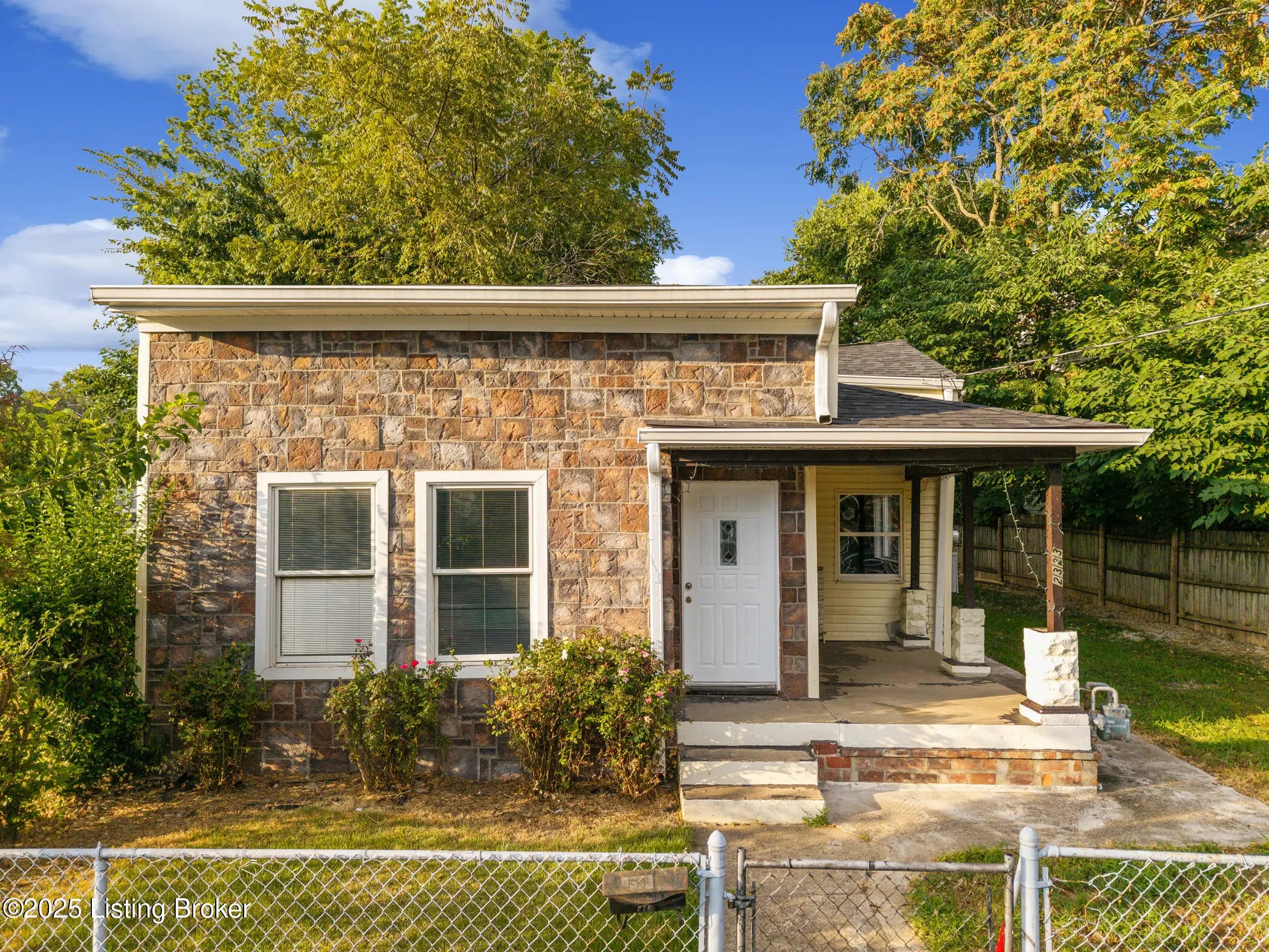 Photo of Listing #1696766