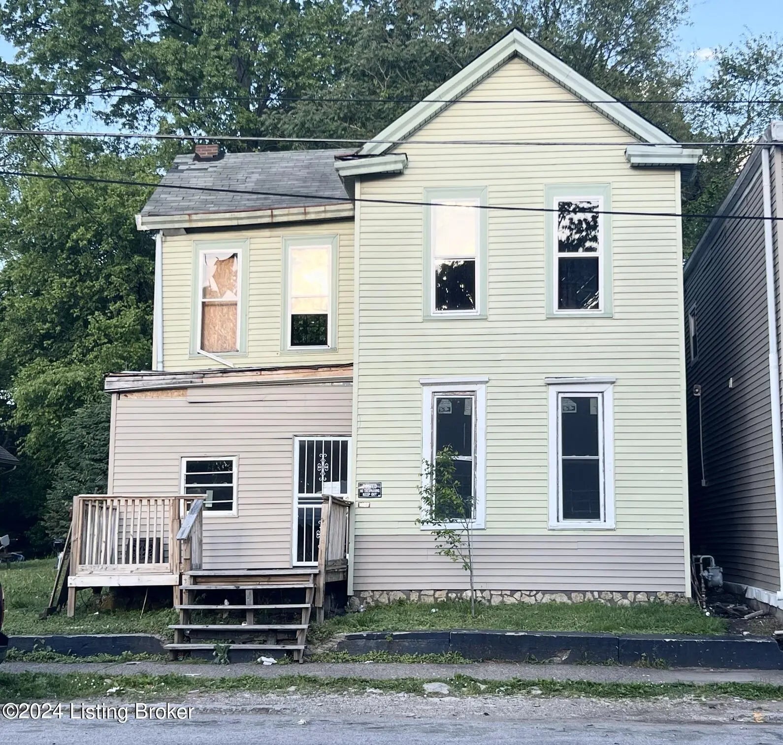 Photo of Listing #1696857