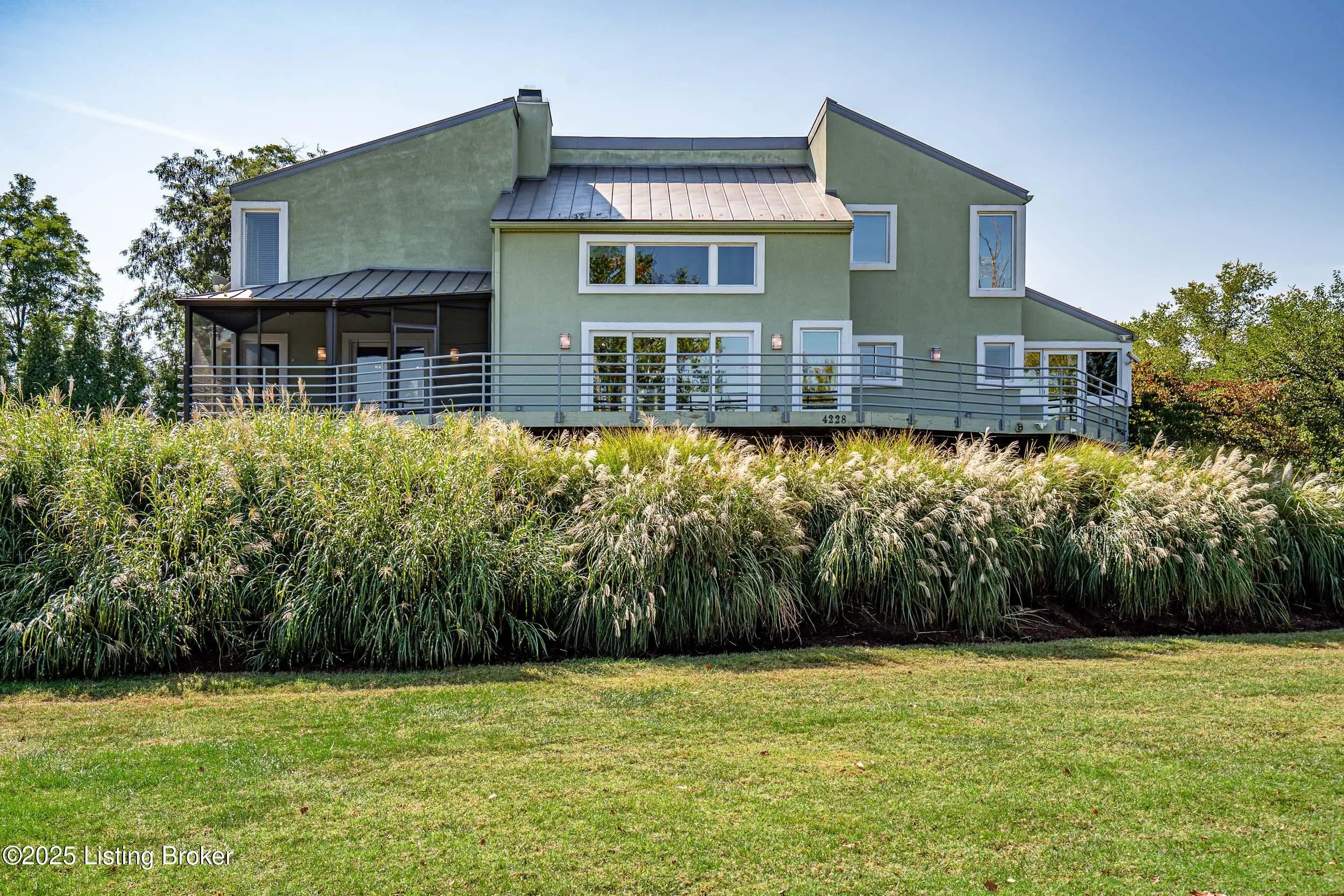 Photo of Listing #1698441