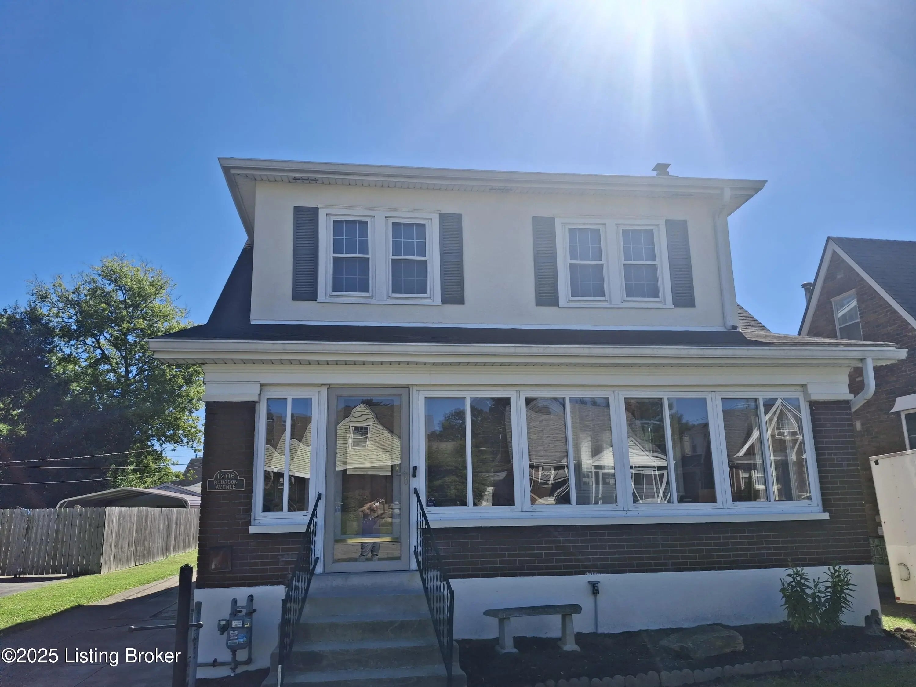 Photo of Listing #1696979