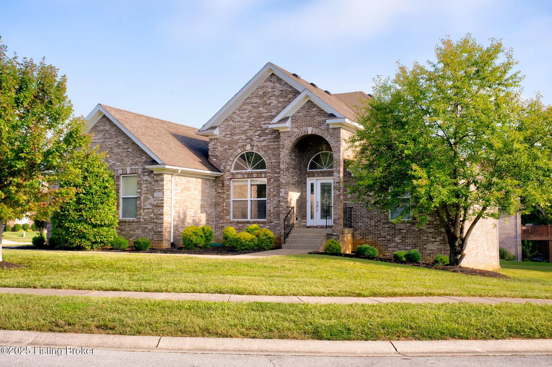 Photo of Listing #1697154