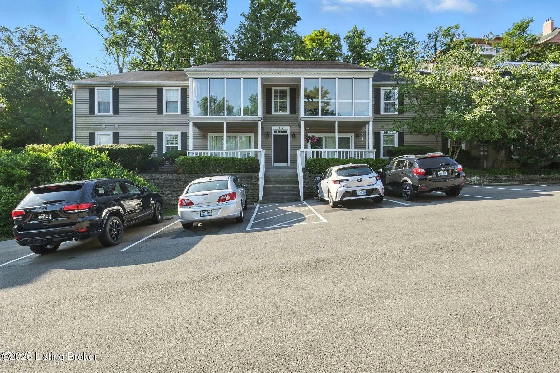 Photo of Listing #1697416