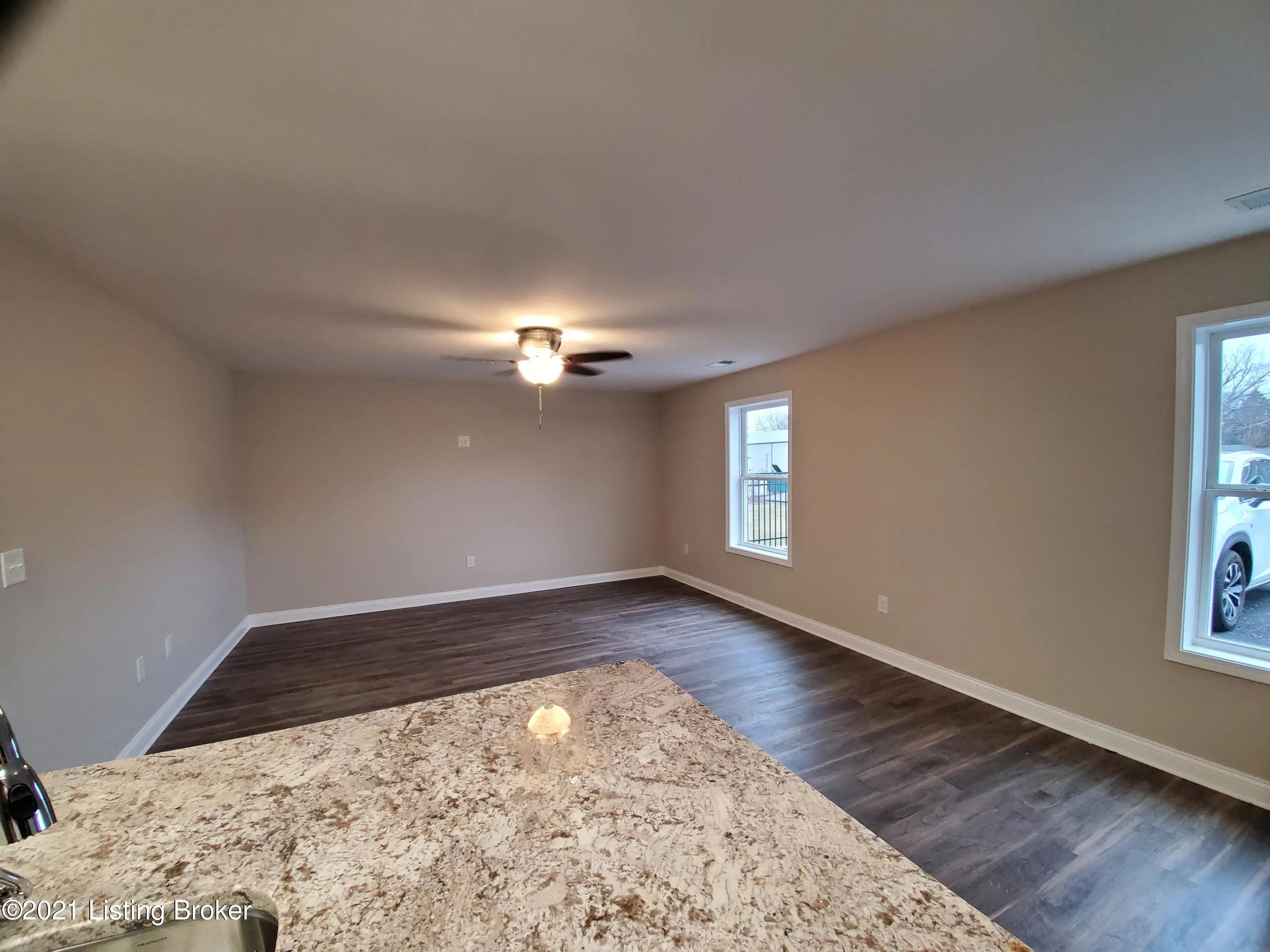 Photo of Listing #1699494