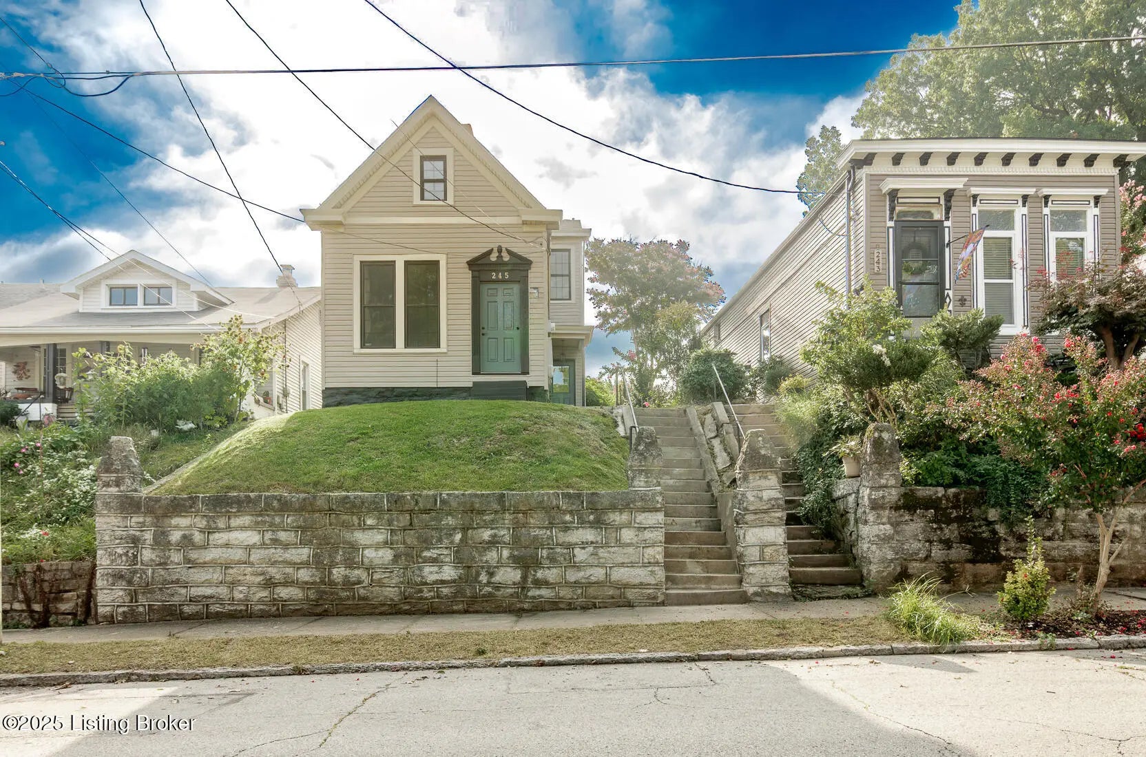 Photo of Listing #1697274