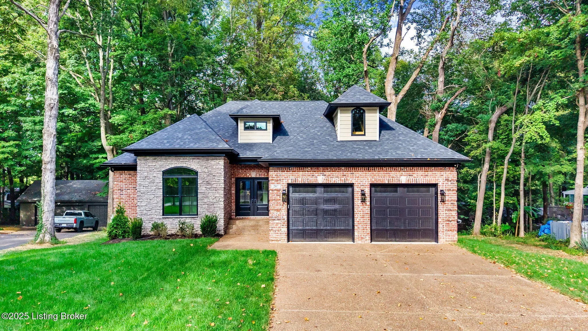 Photo of Listing #1697432