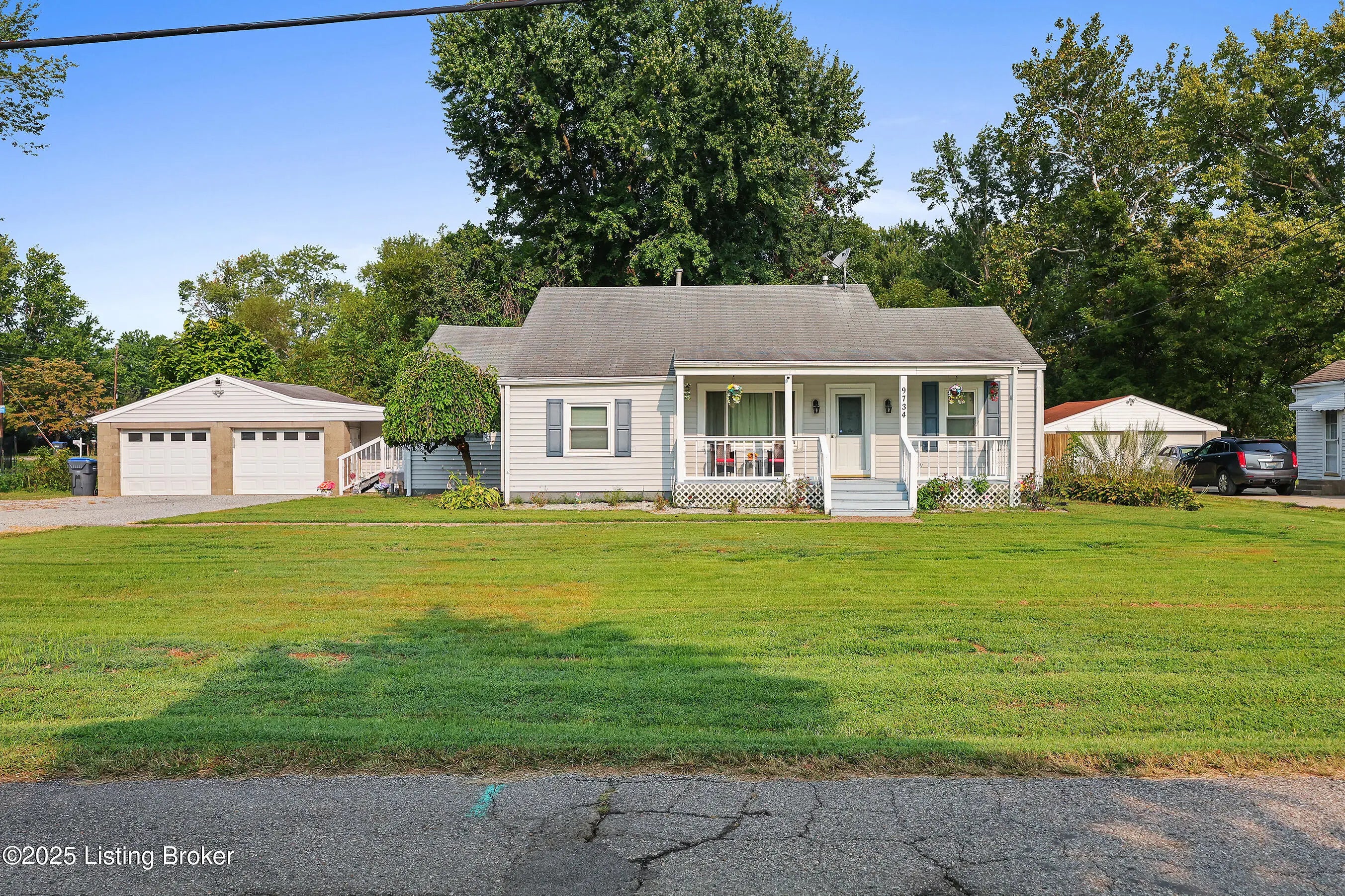 Photo of Listing #1697470