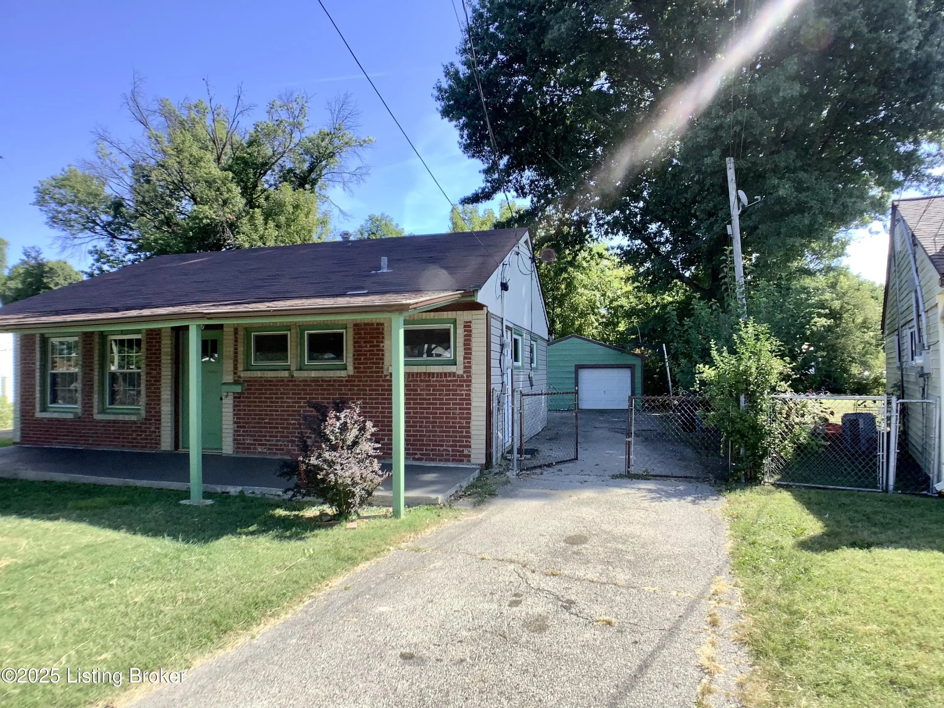 Photo of Listing #1697537