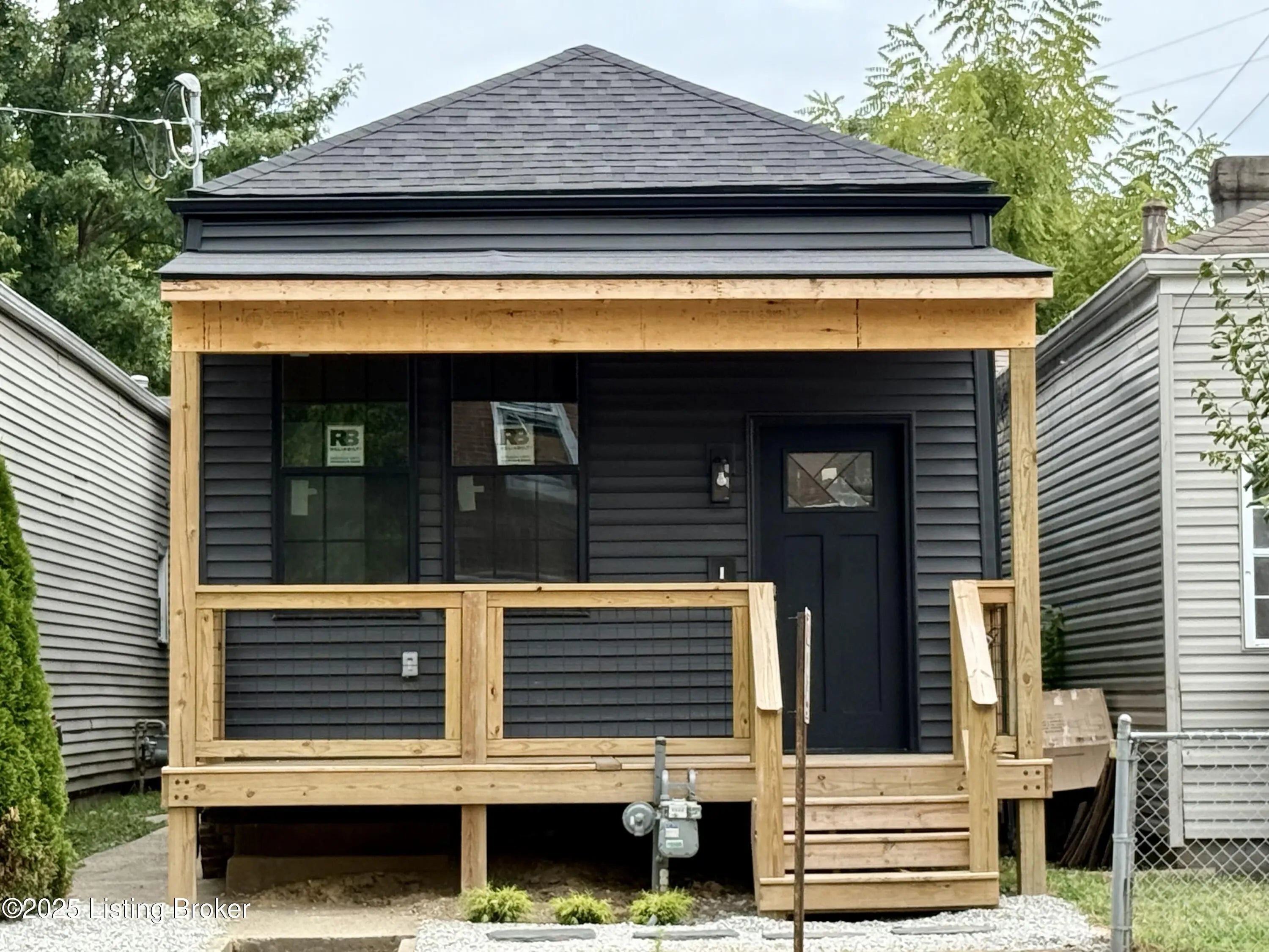 Photo of Listing #1697784