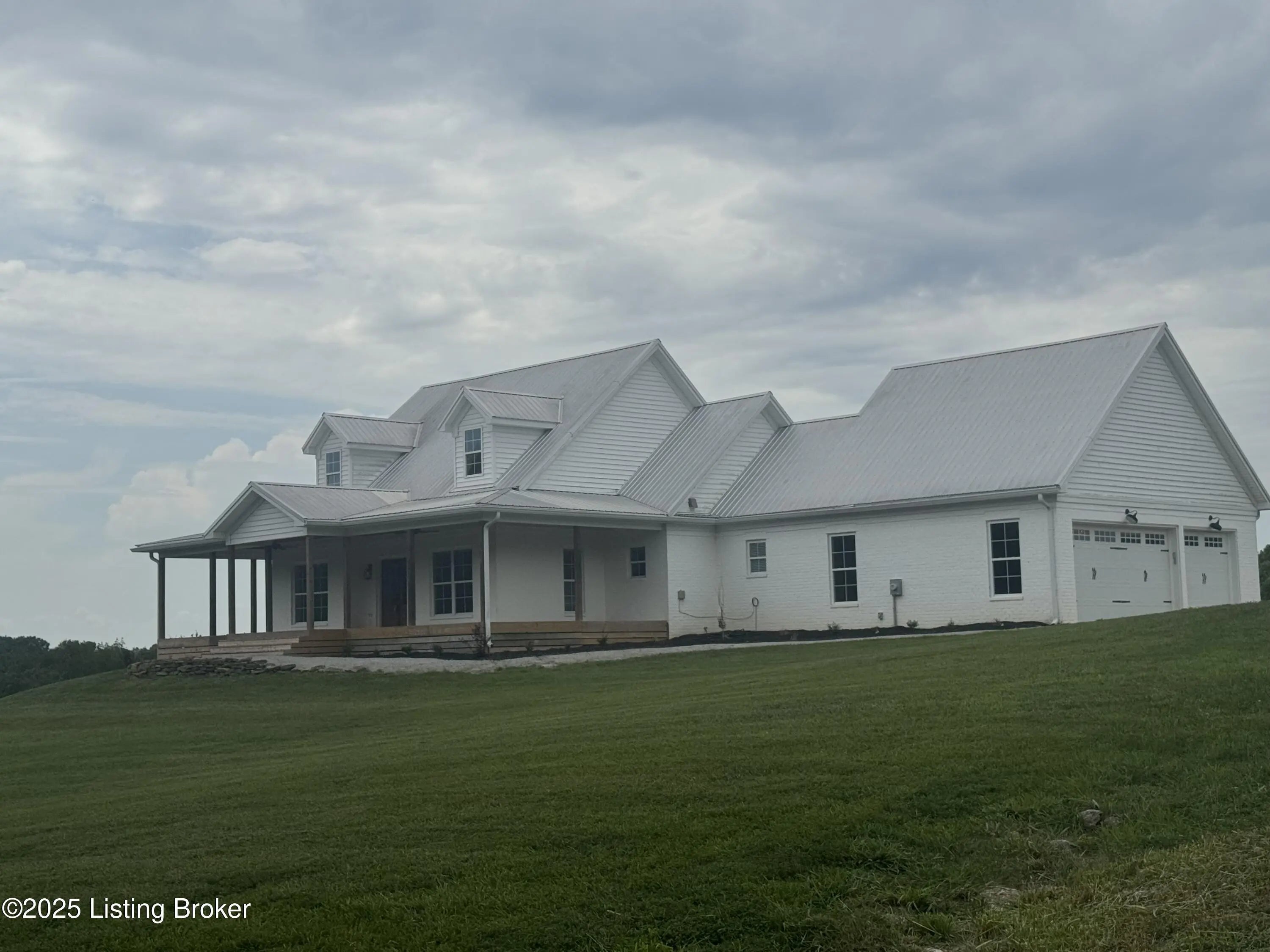 Photo of Listing #1697512