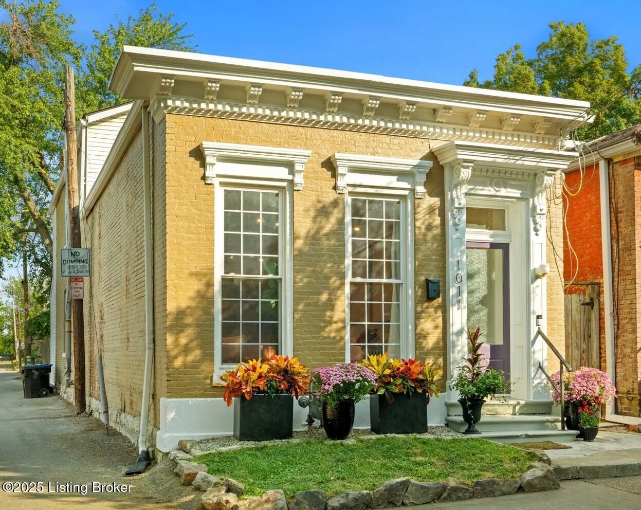 Photo of Listing #1698412