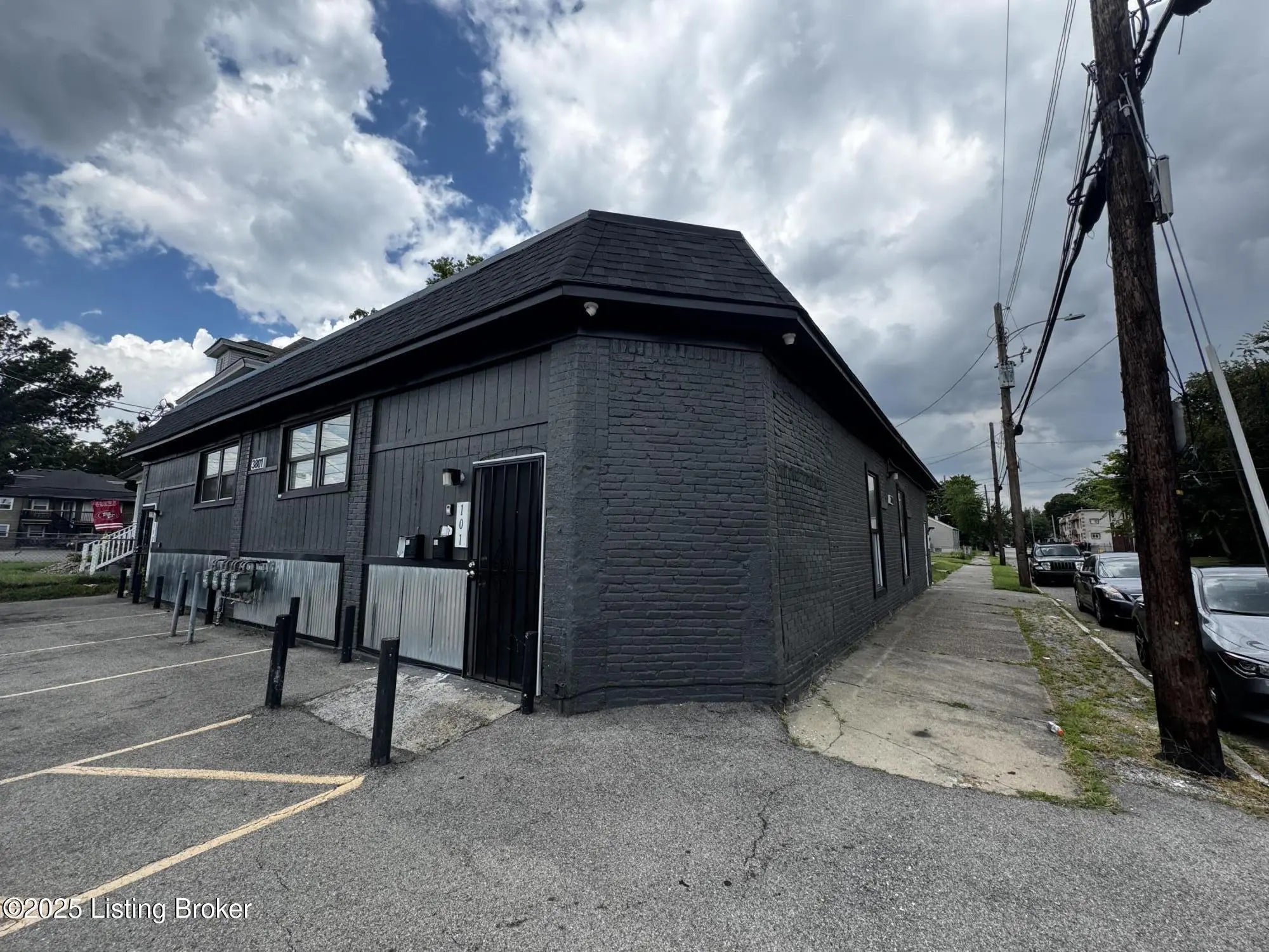 Photo of Listing #1698942