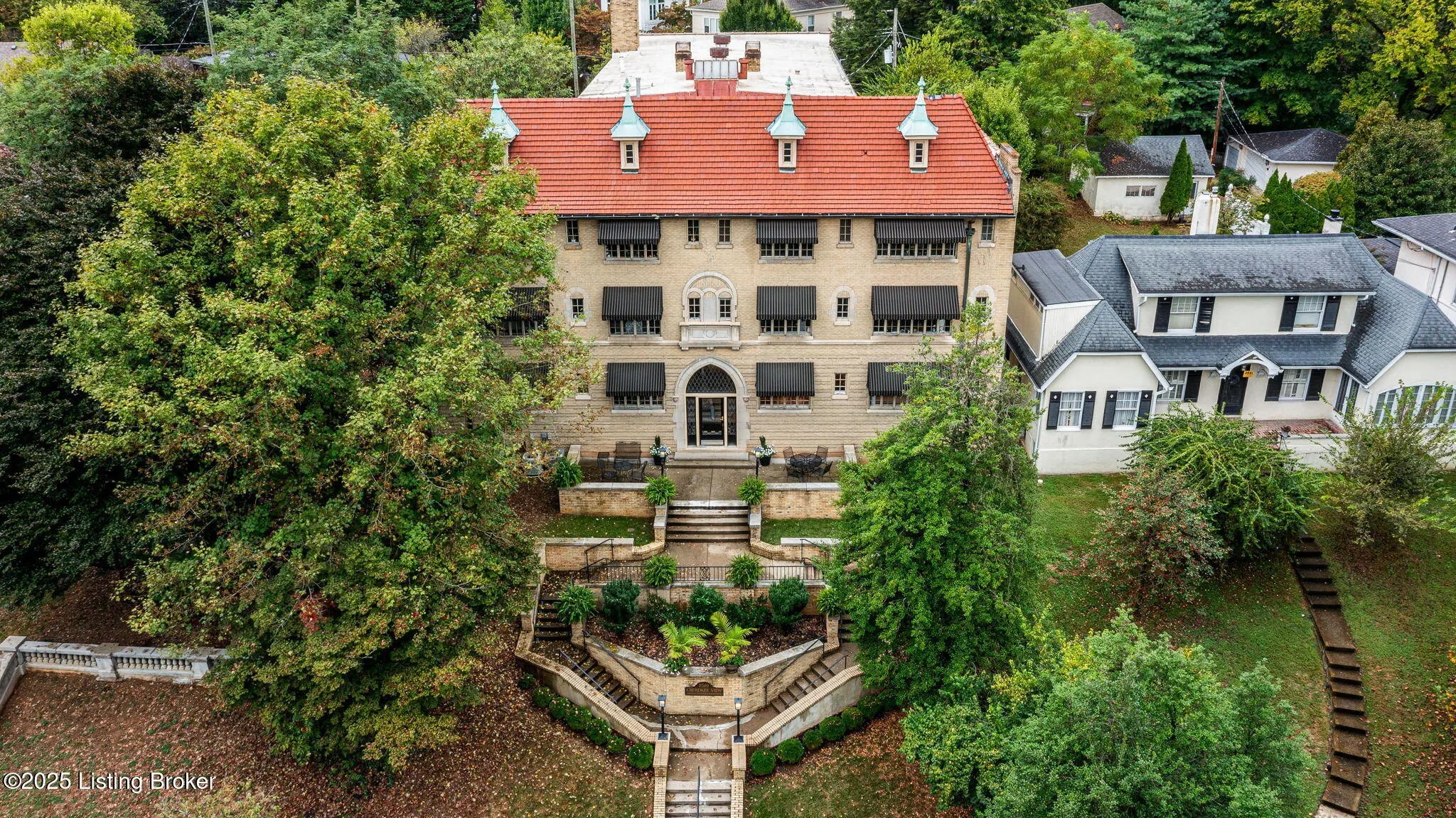 Photo of Listing #1699282