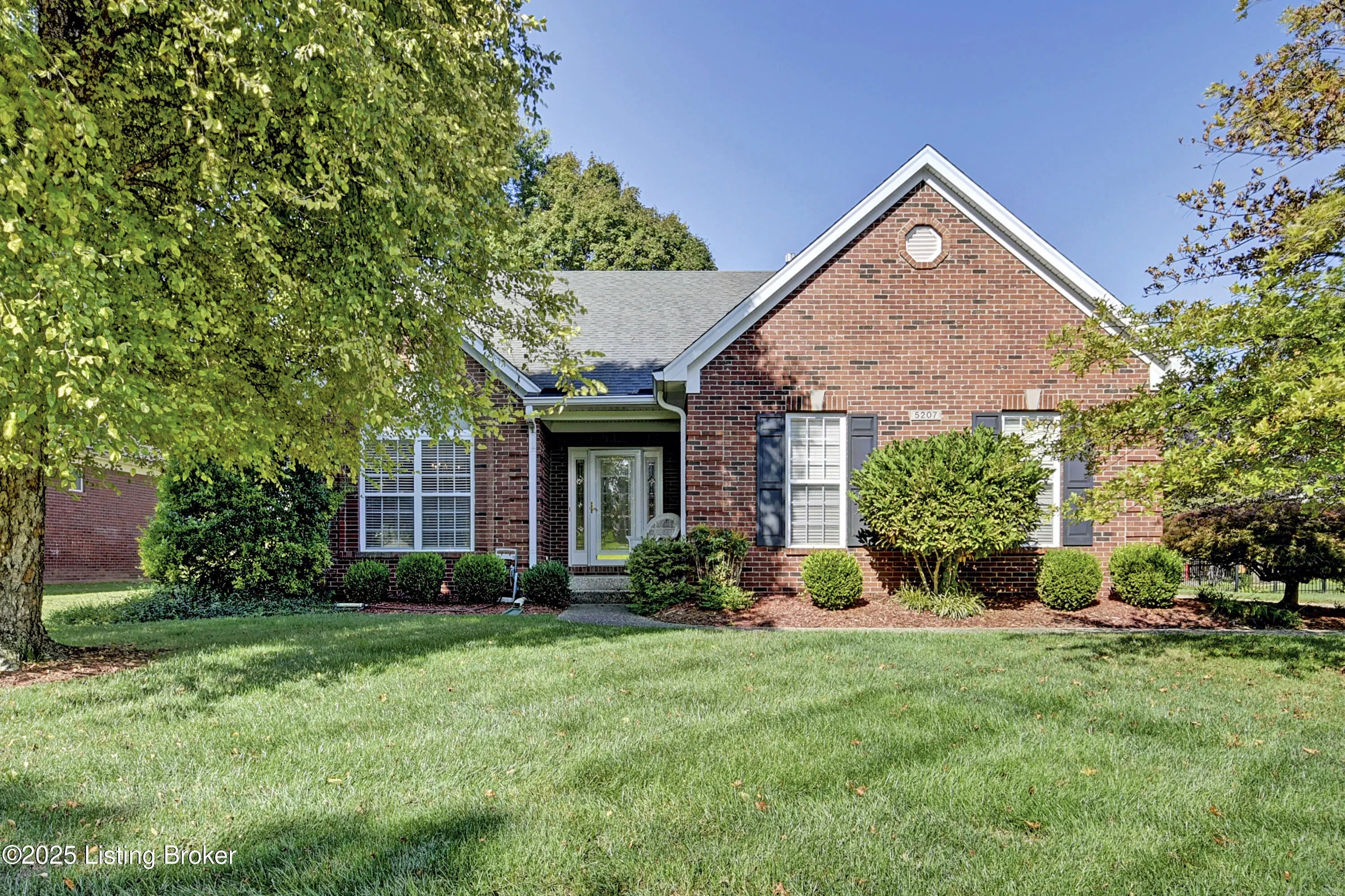 Photo of Listing #1697621