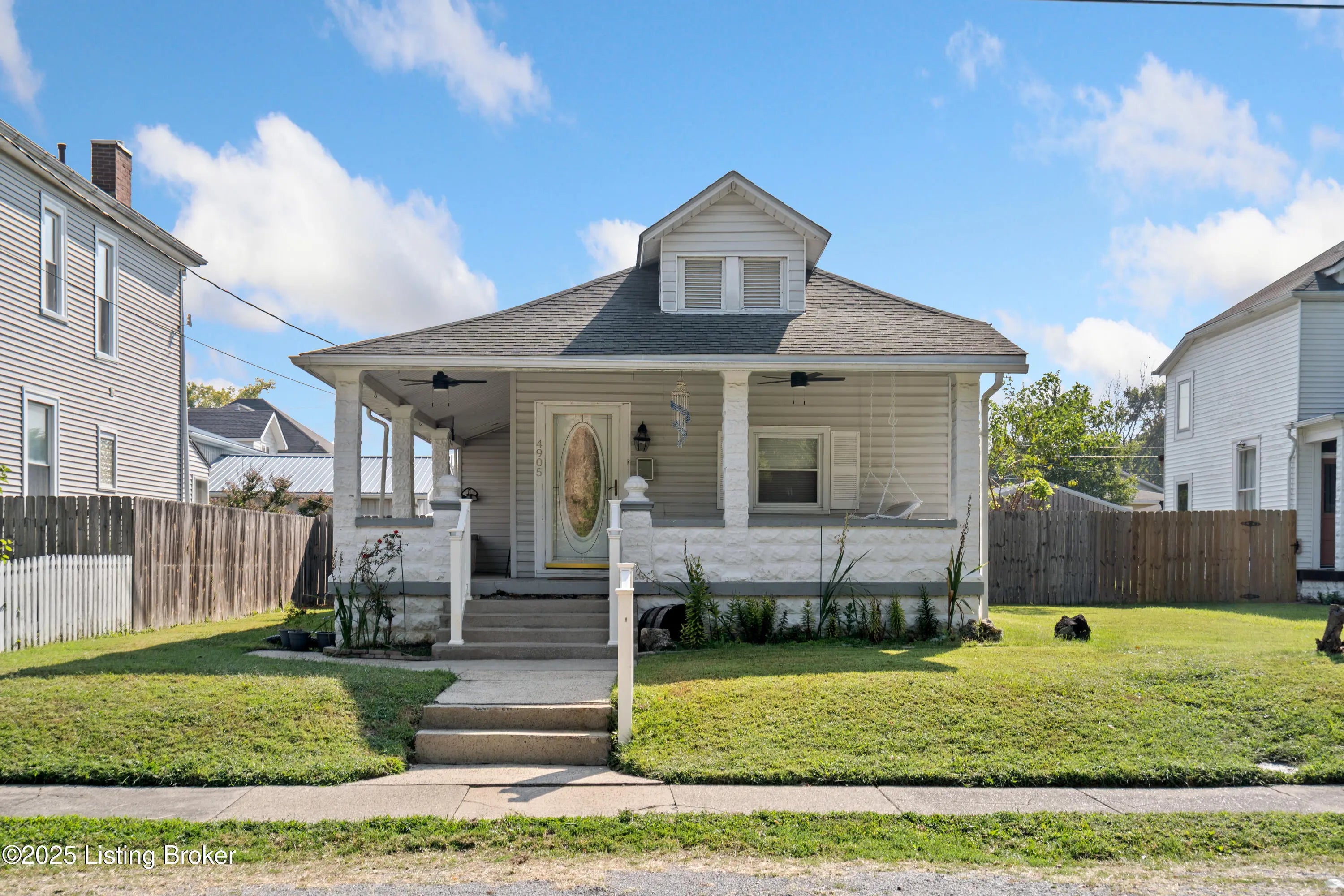 Photo of Listing #1698040