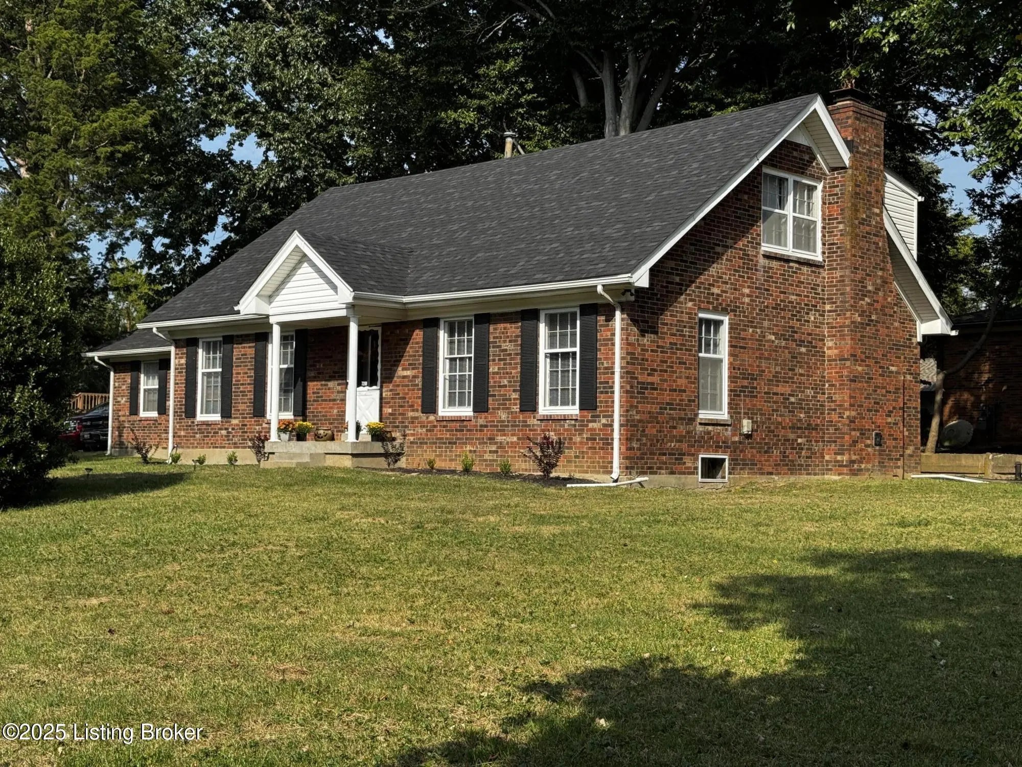 Photo of Listing #1697798