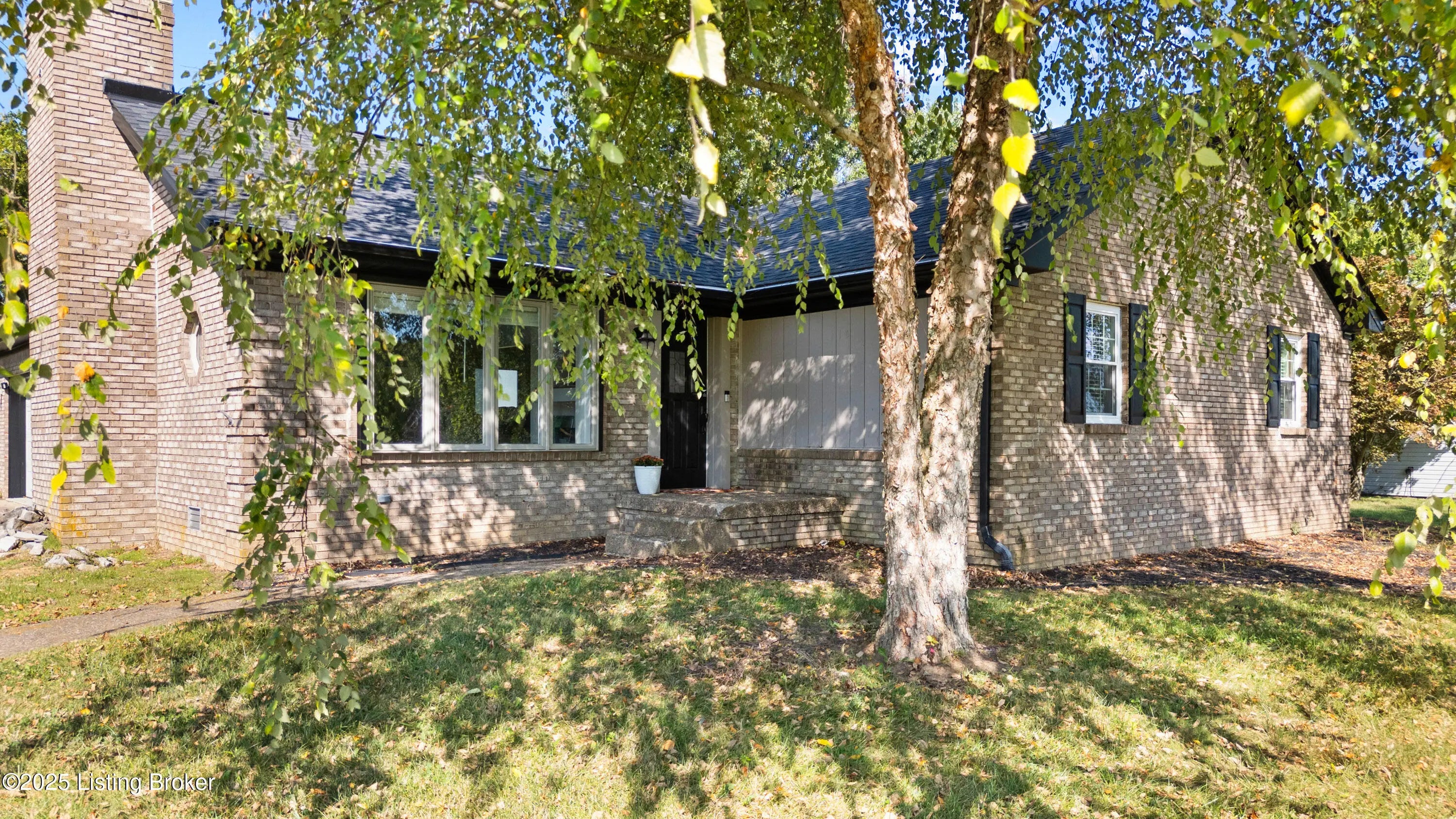 Photo of Listing #1697750