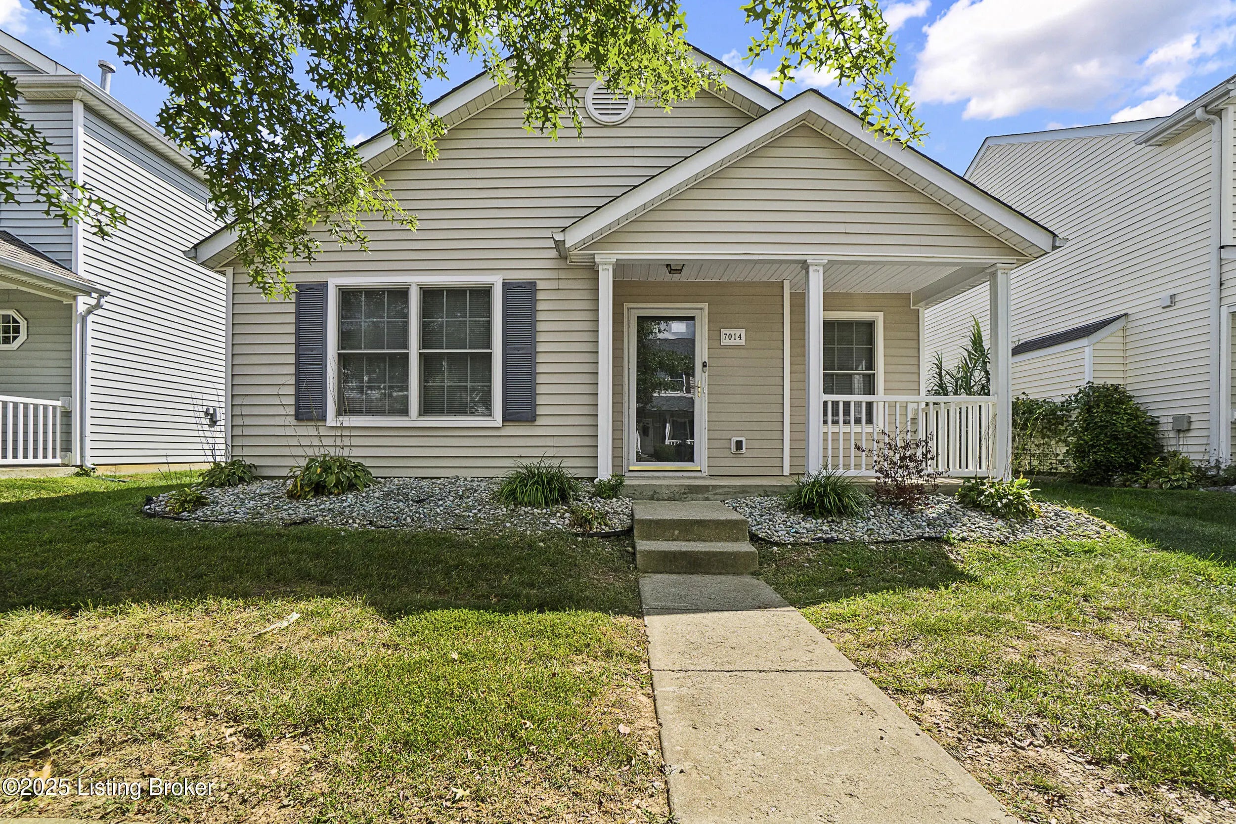 Photo of Listing #1697802