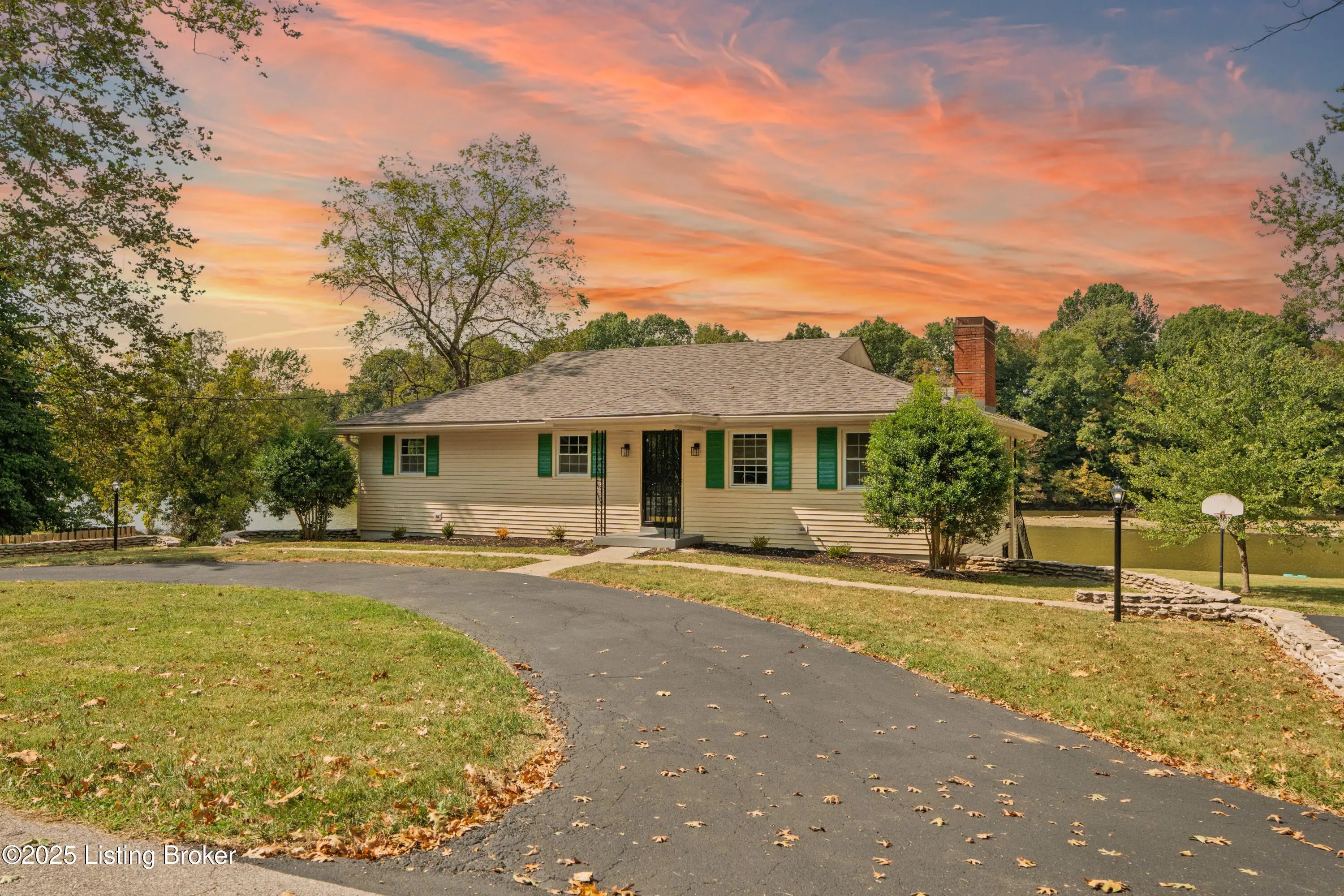 Photo of Listing #1698769