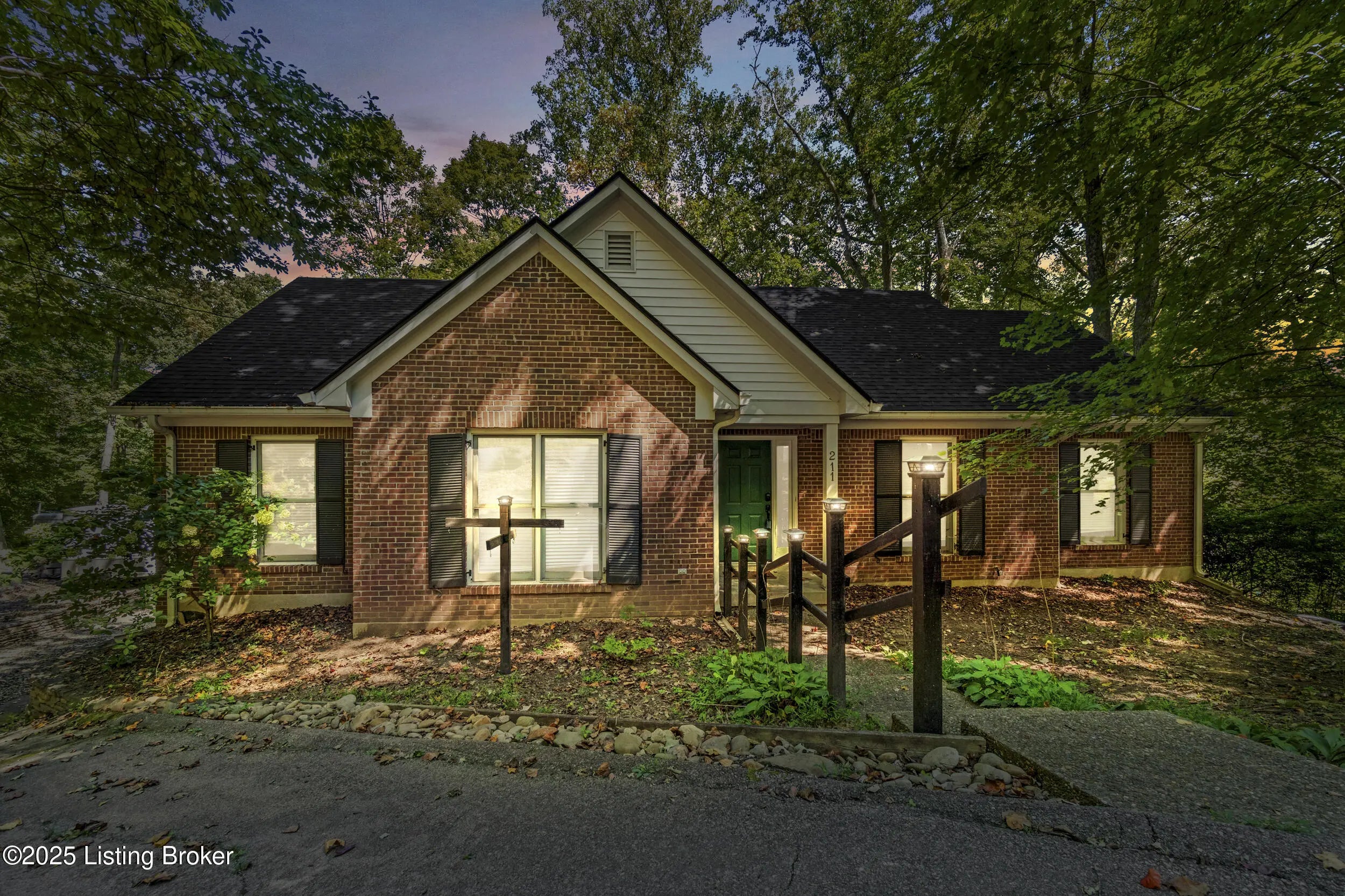 Photo of Listing #1698369