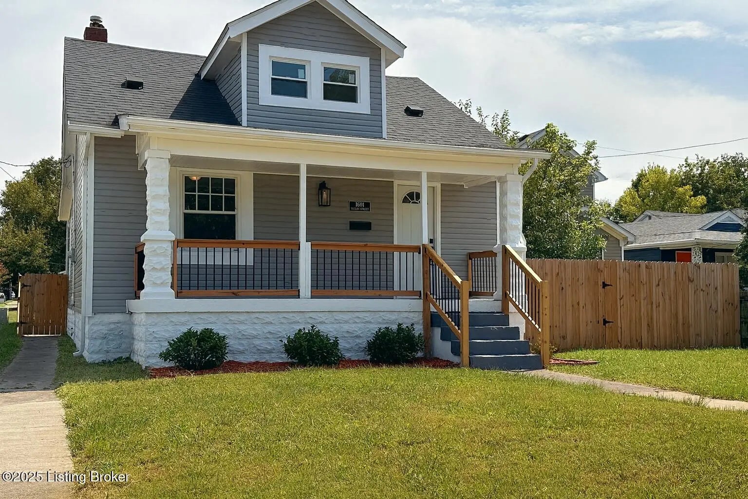 Photo of Listing #1698101