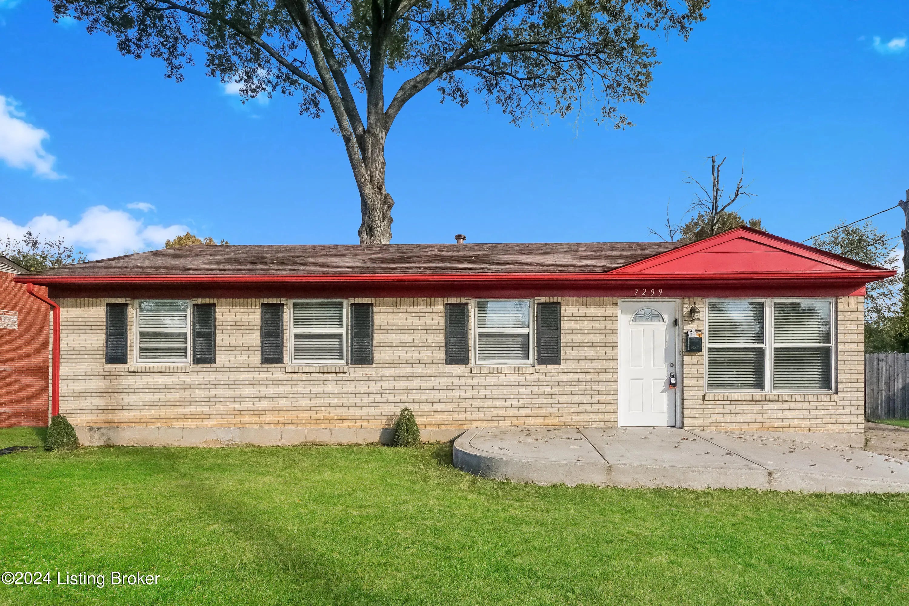 Photo of Listing #1697876