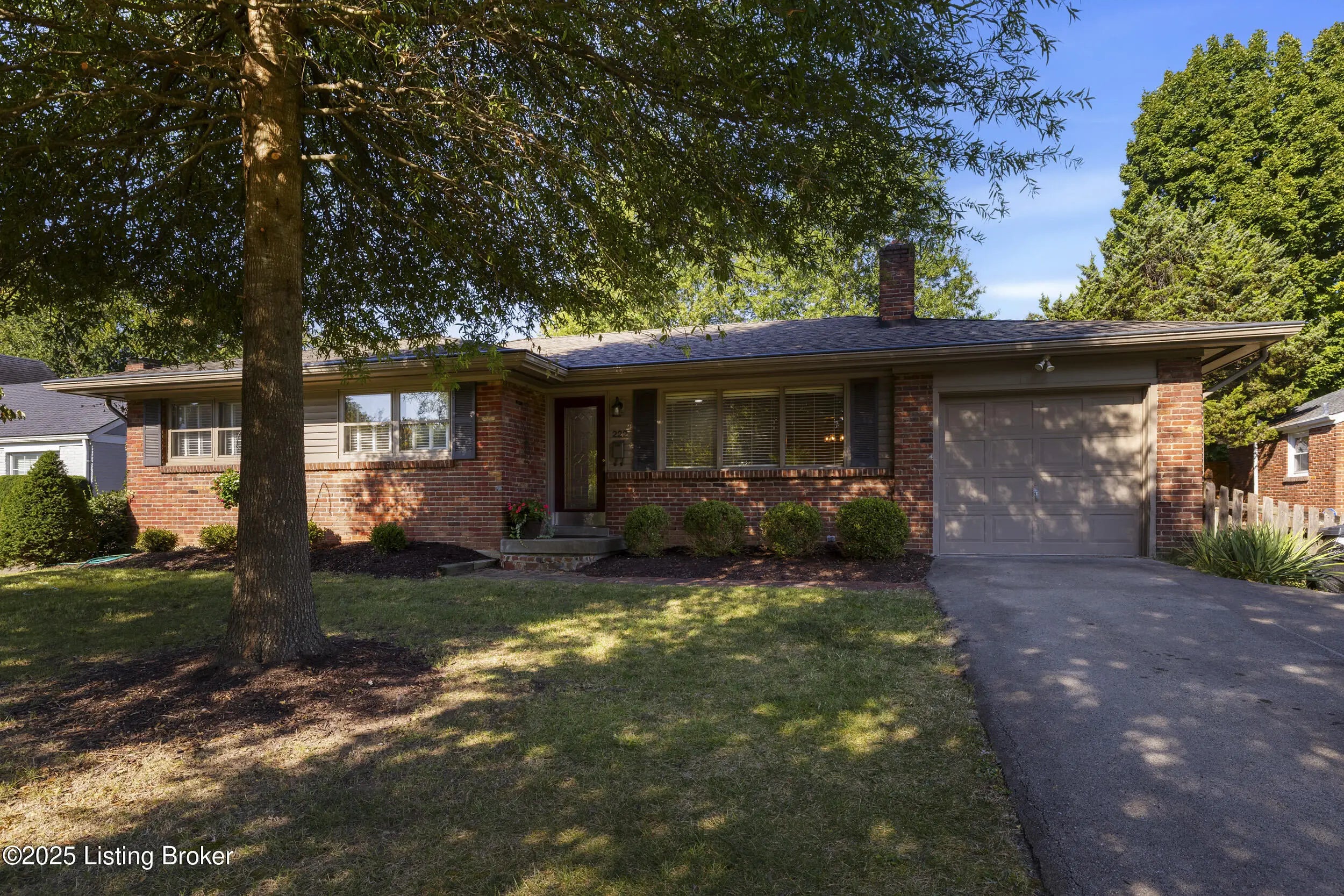 Photo of Listing #1697981