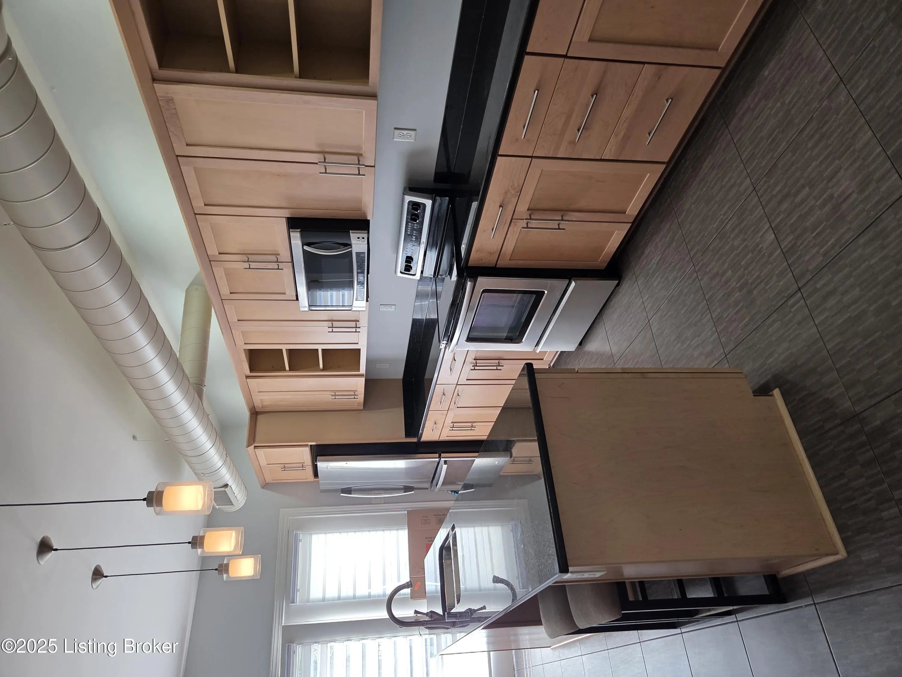 Photo of Listing #1698178