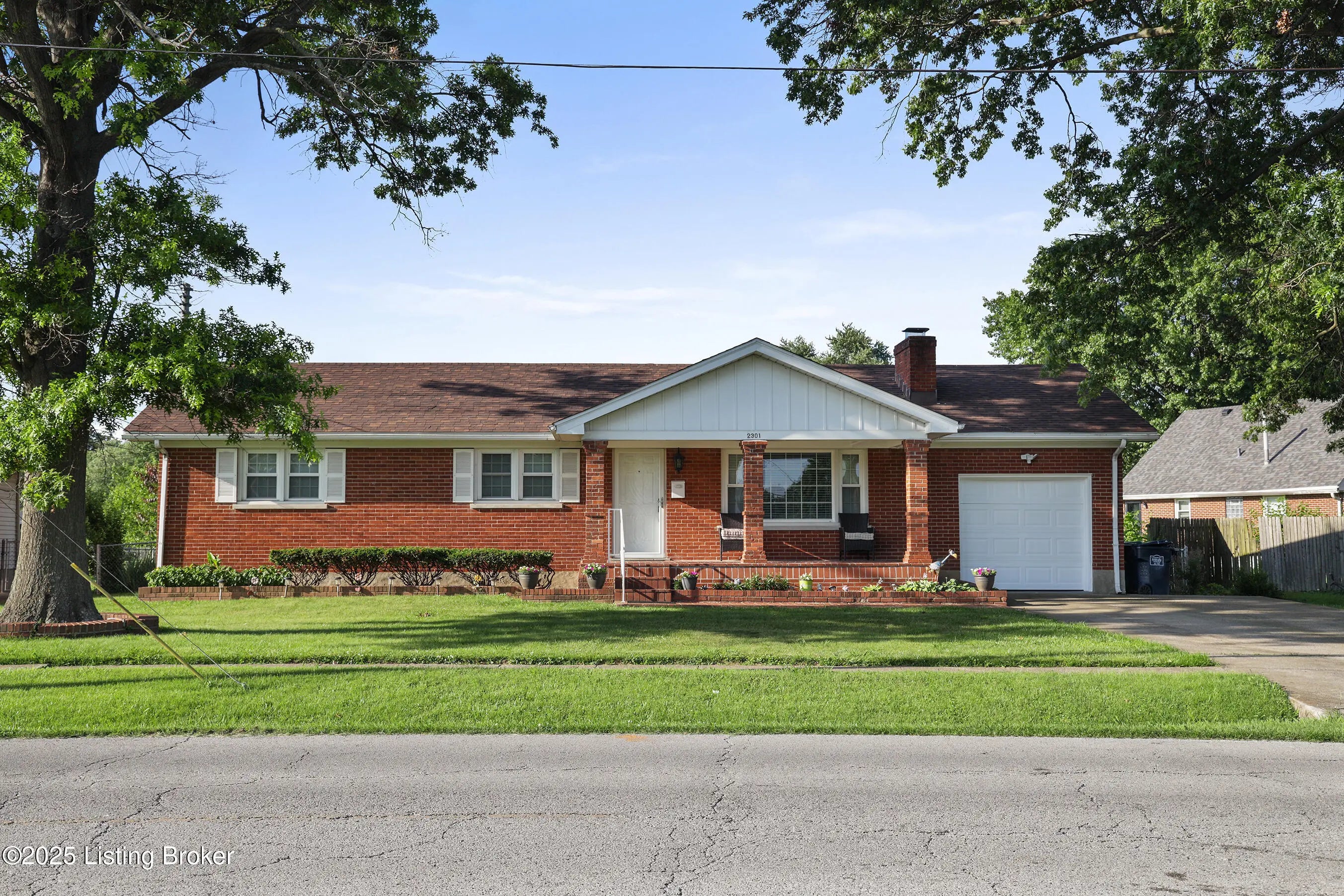 Photo of Listing #1698231