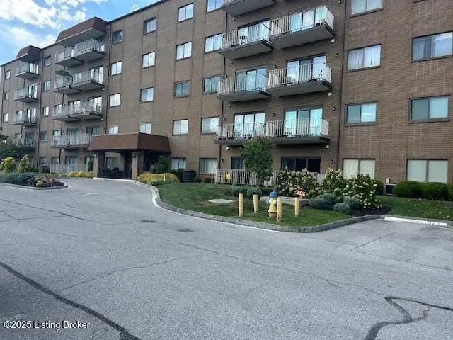 Photo of Listing #1698458