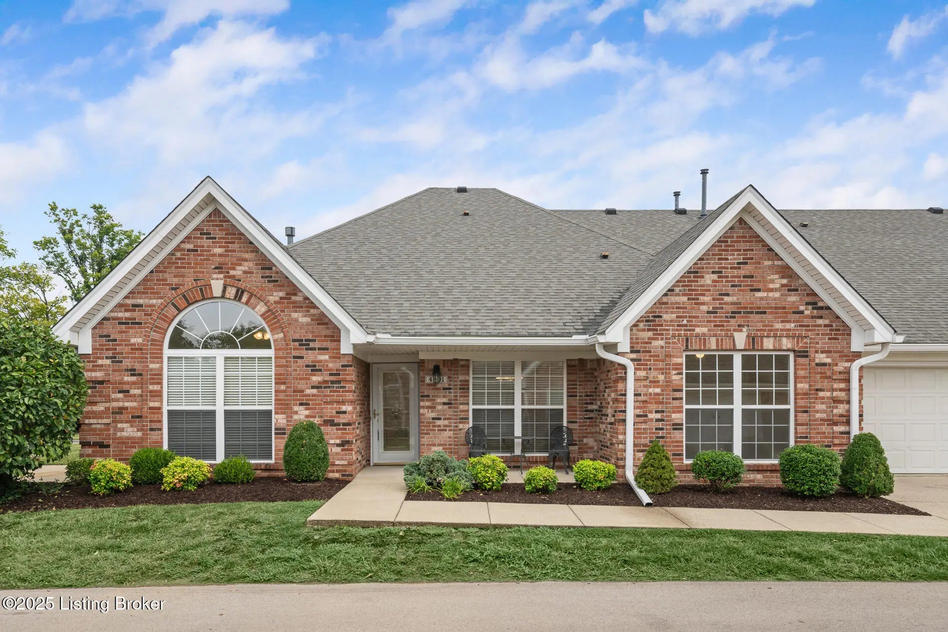 Photo of Listing #1699052