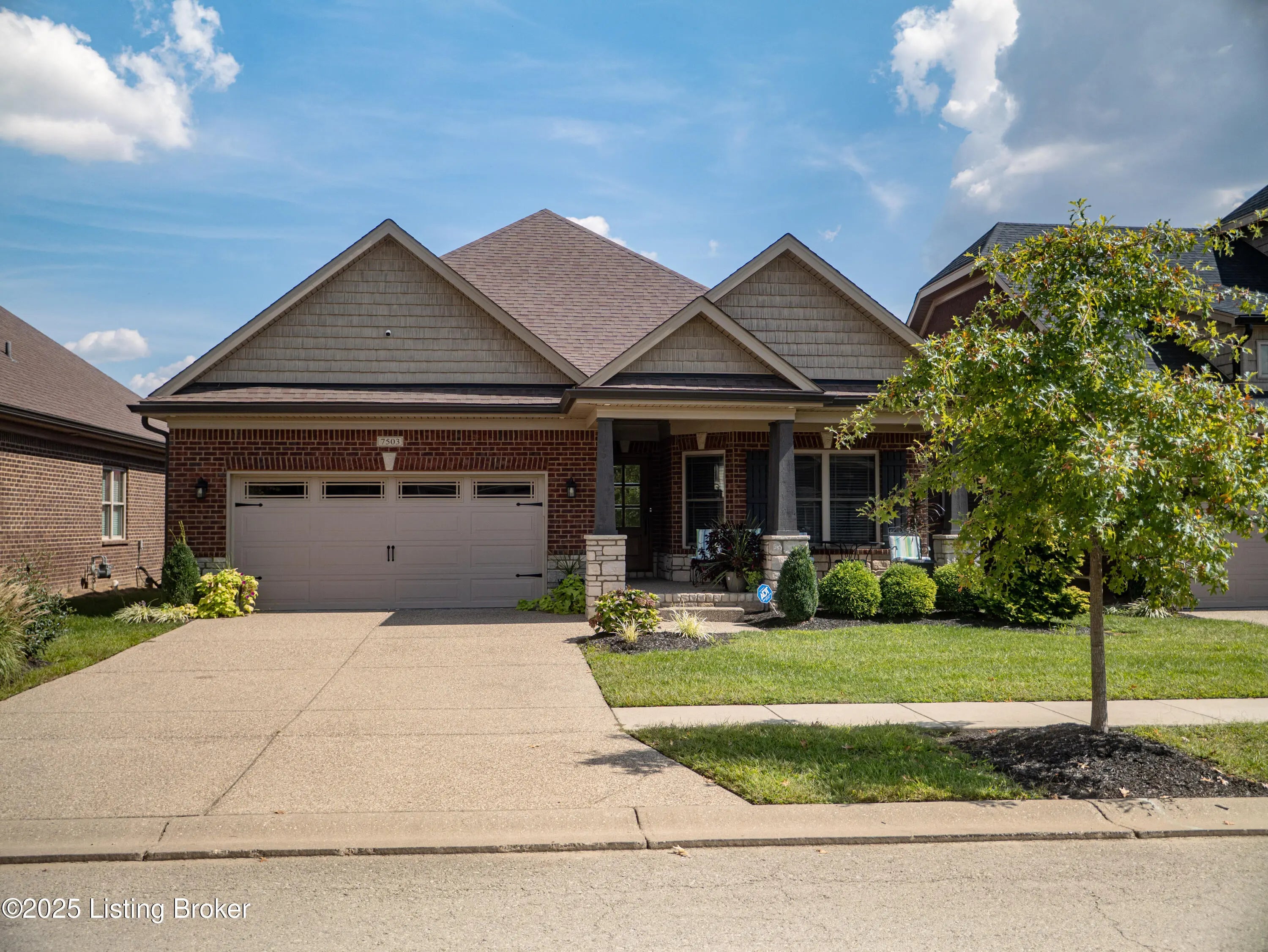 Photo of Listing #1698385