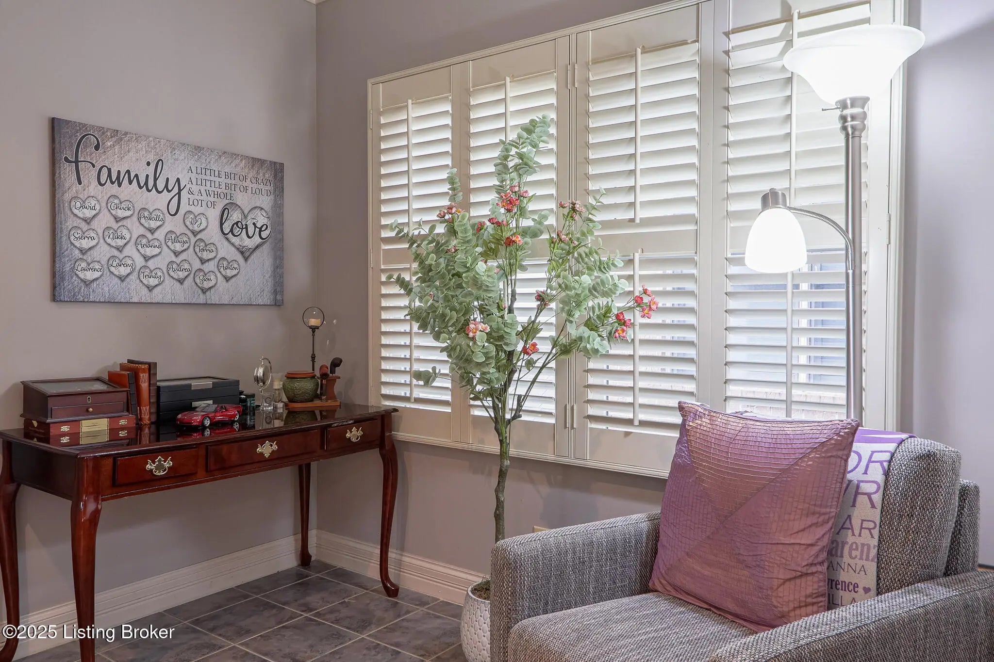 Photo of Listing #1698355