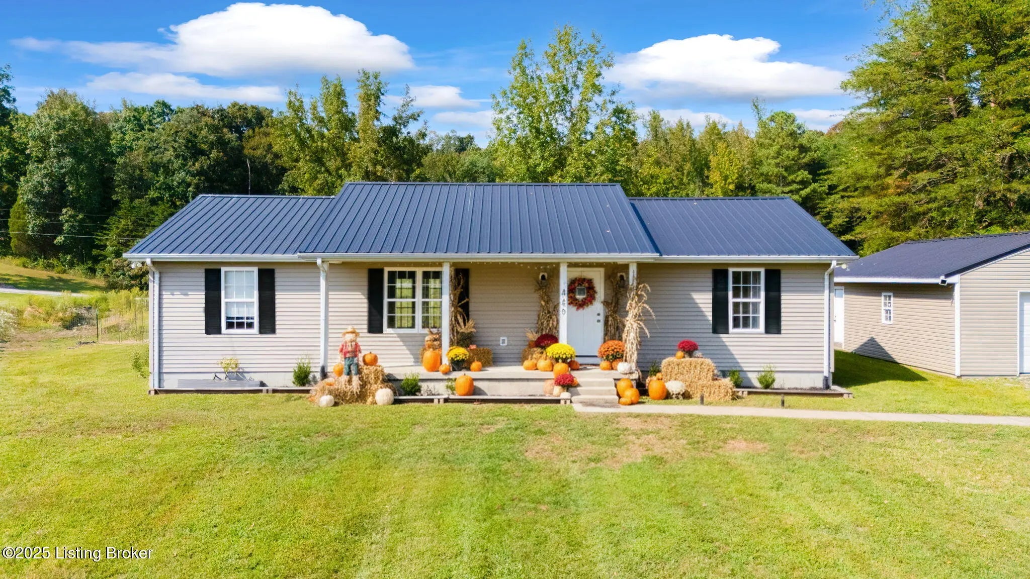 Photo of Listing #1698341