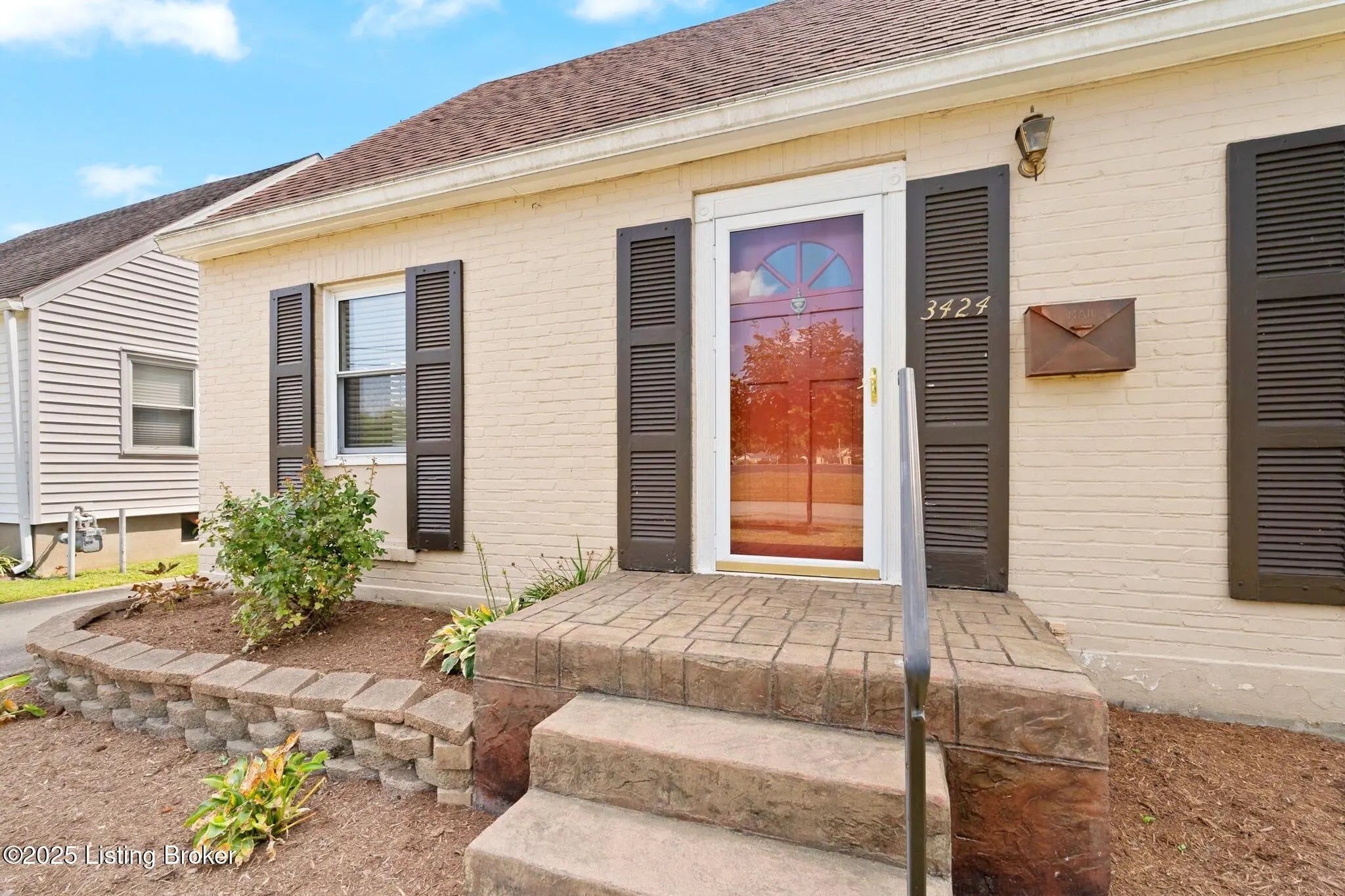 Photo of Listing #1698680