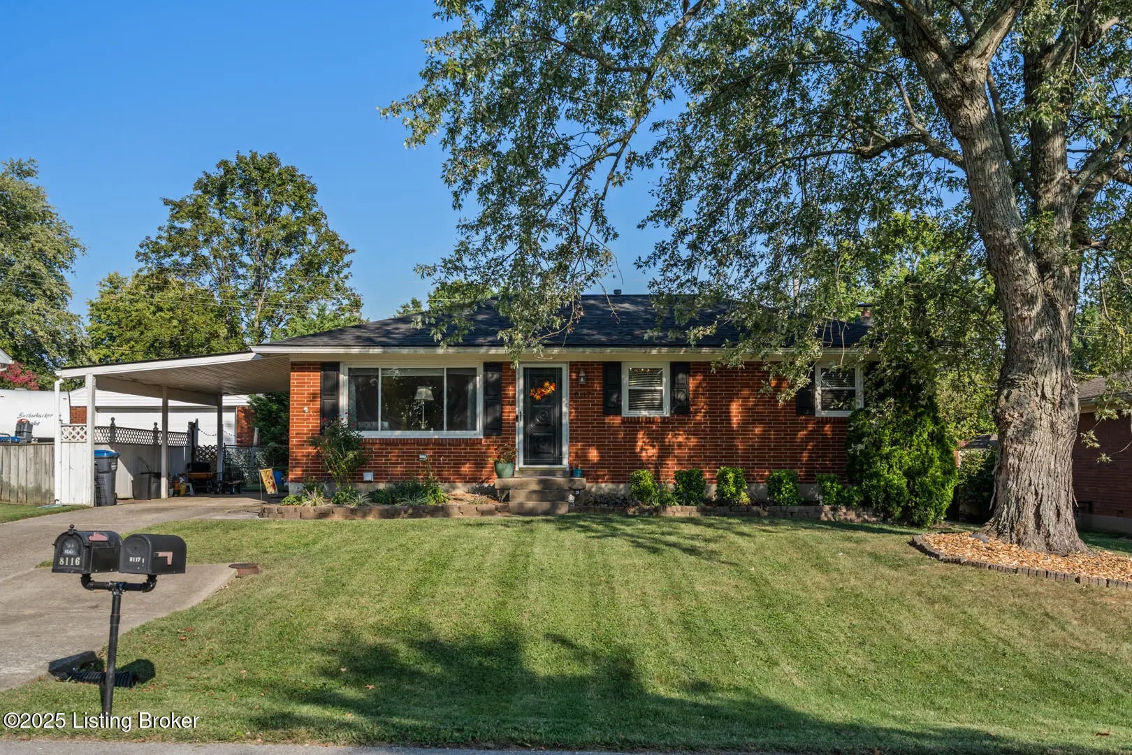 Photo of Listing #1698418