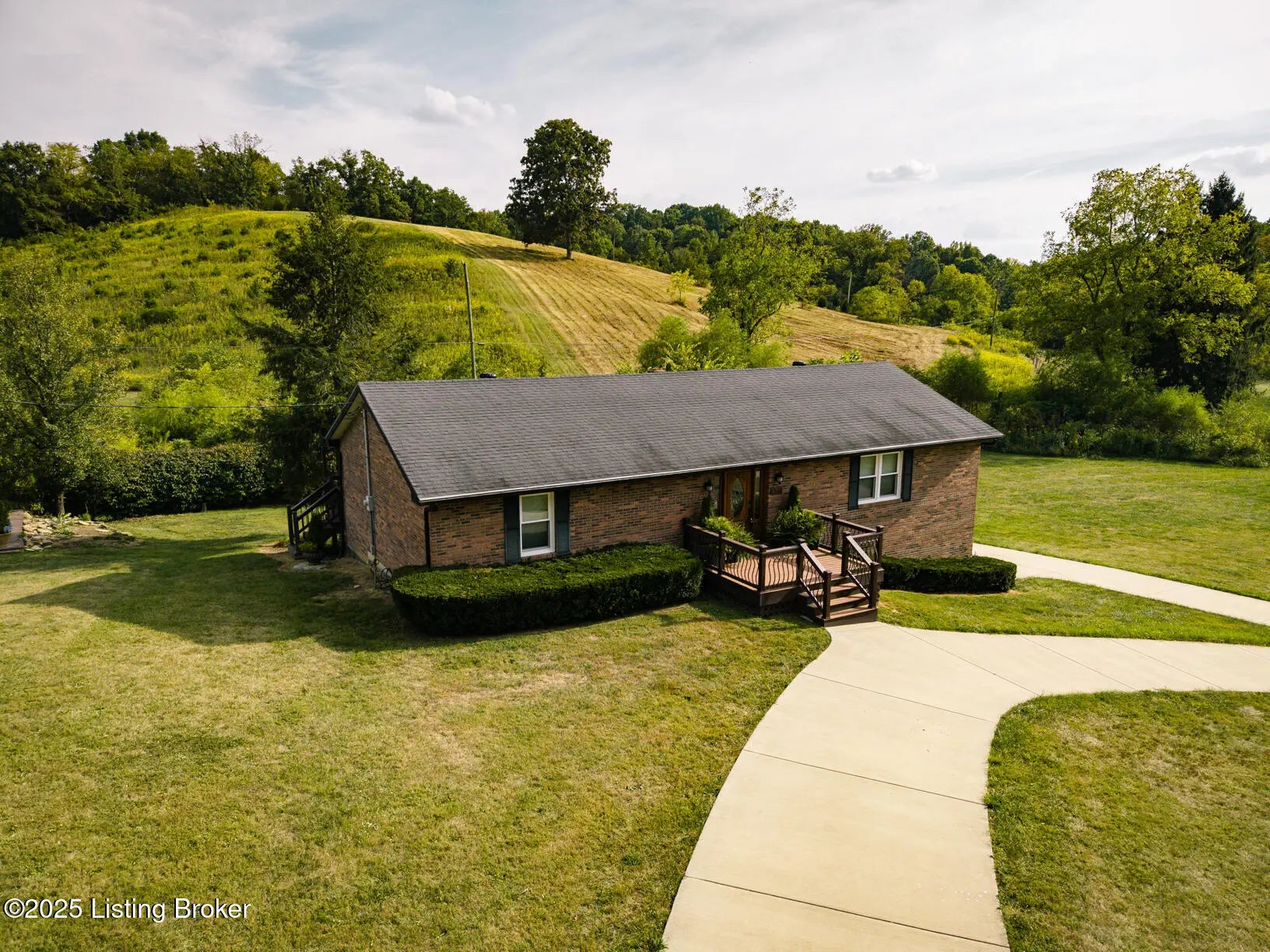 Photo of Listing #1698415