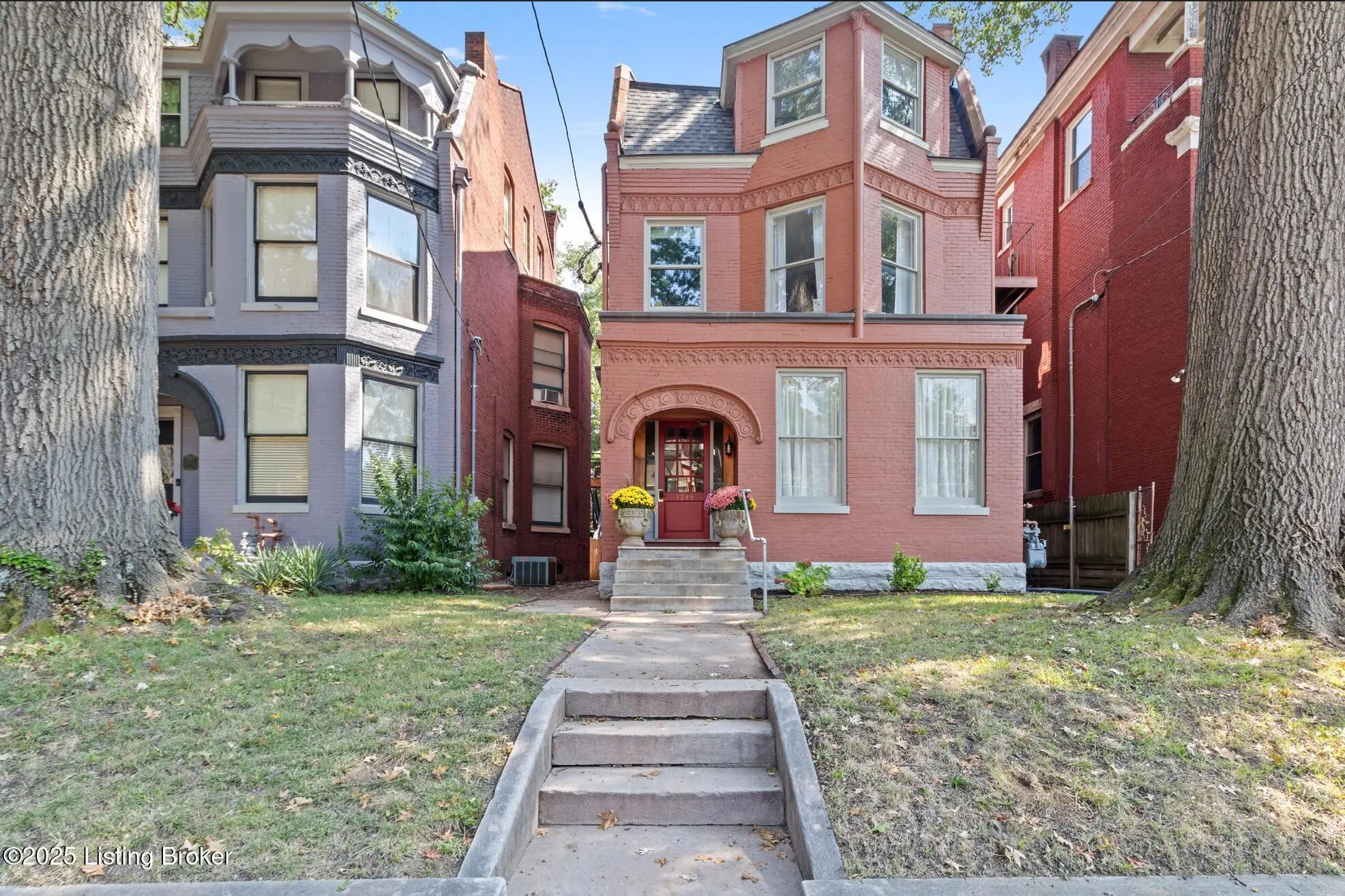 Photo of Listing #1698435