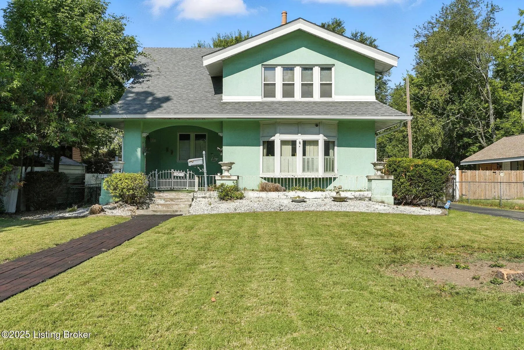 Photo of Listing #1698460