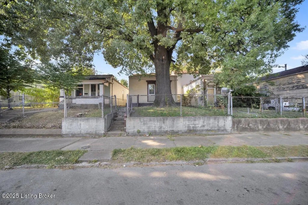 Photo of Listing #1700036