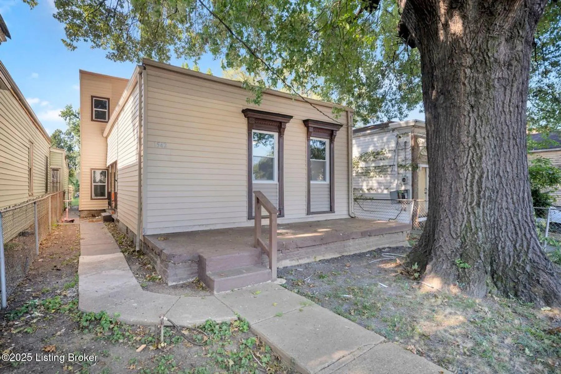 Photo of Listing #1700036