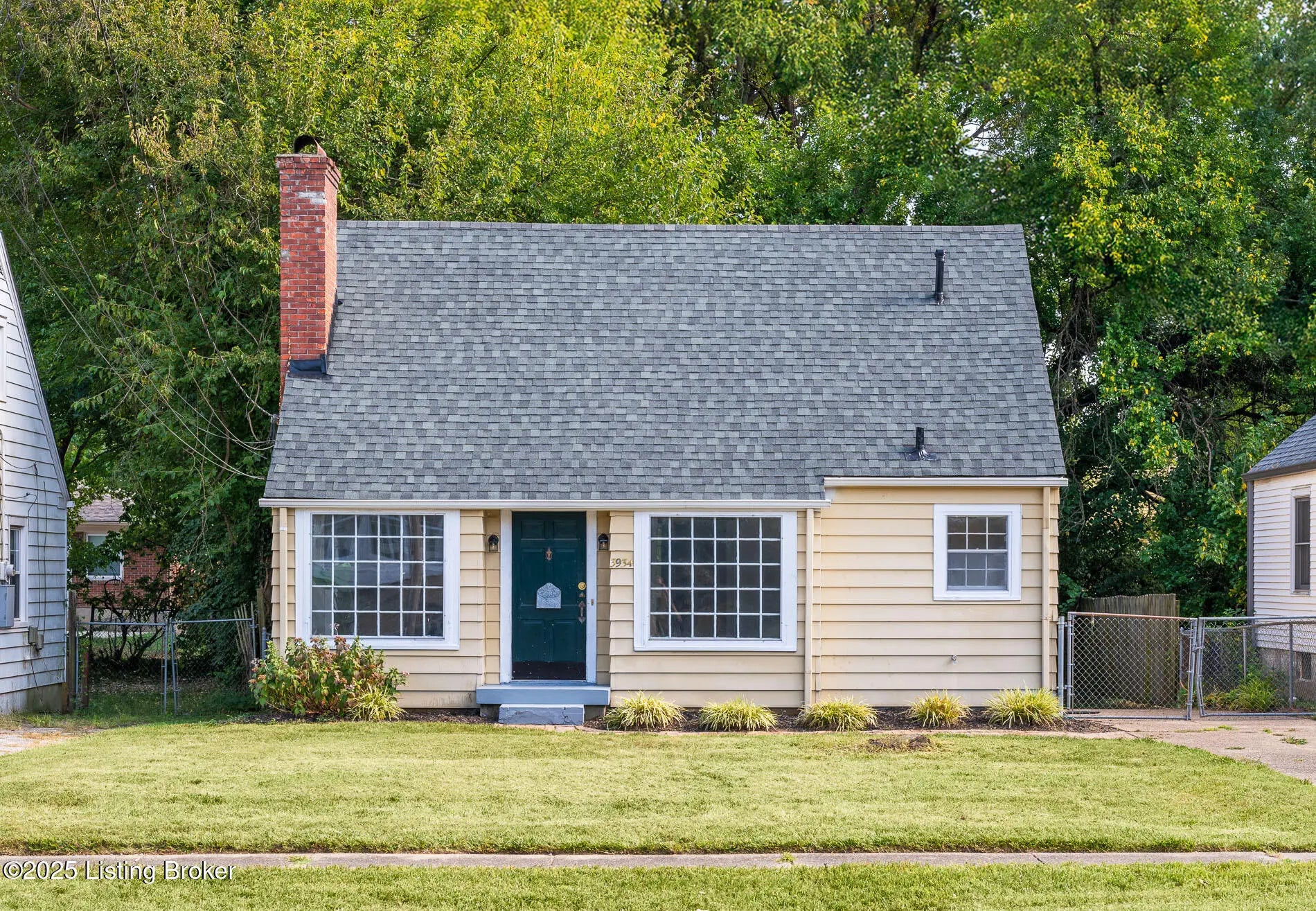 Photo of Listing #1698556