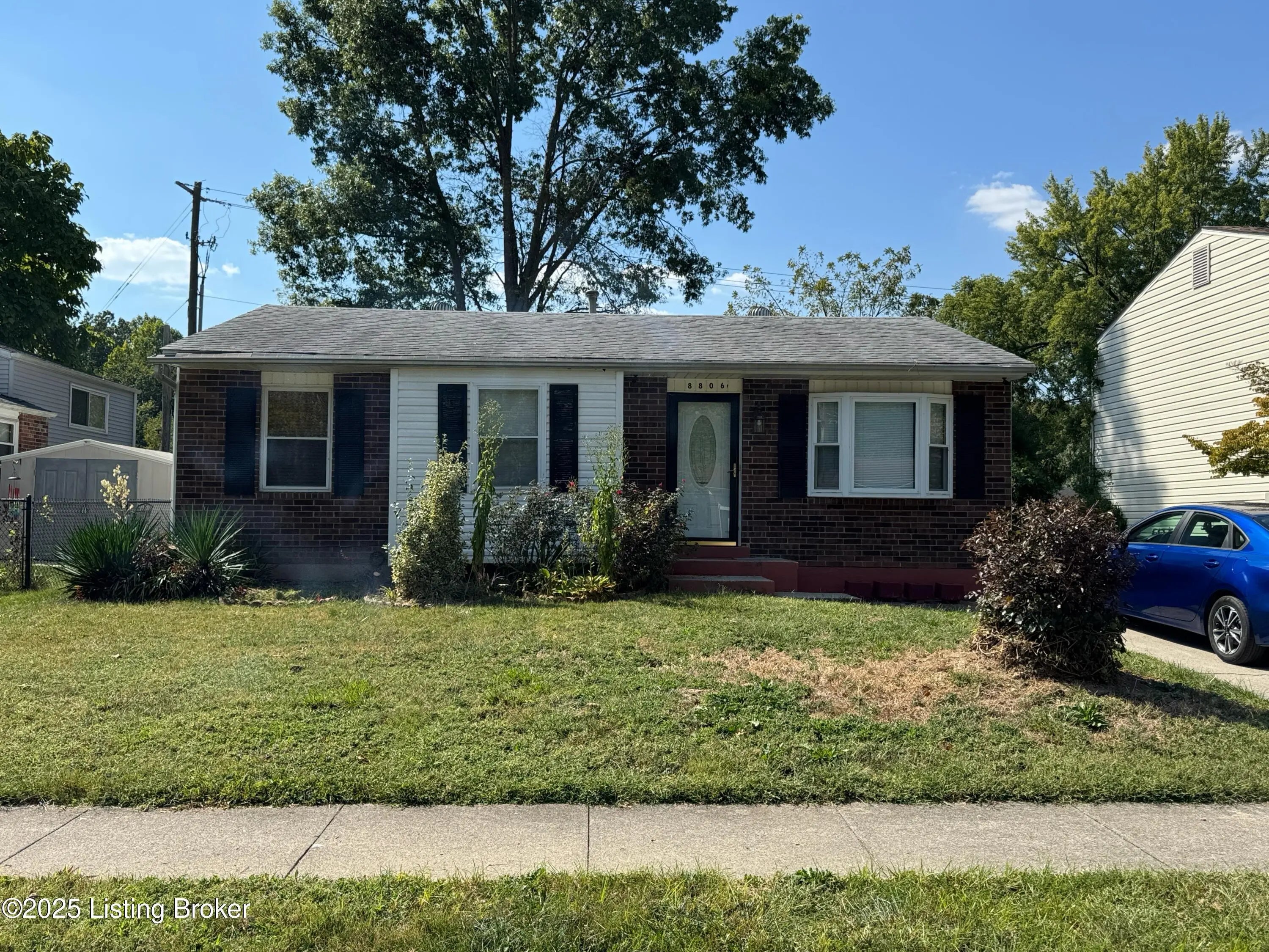 Photo of Listing #1698609