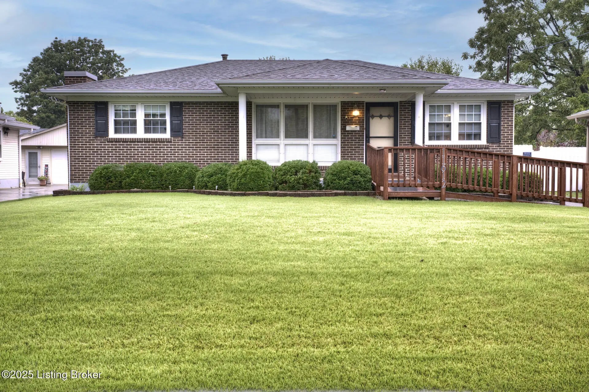 Photo of Listing #1699055