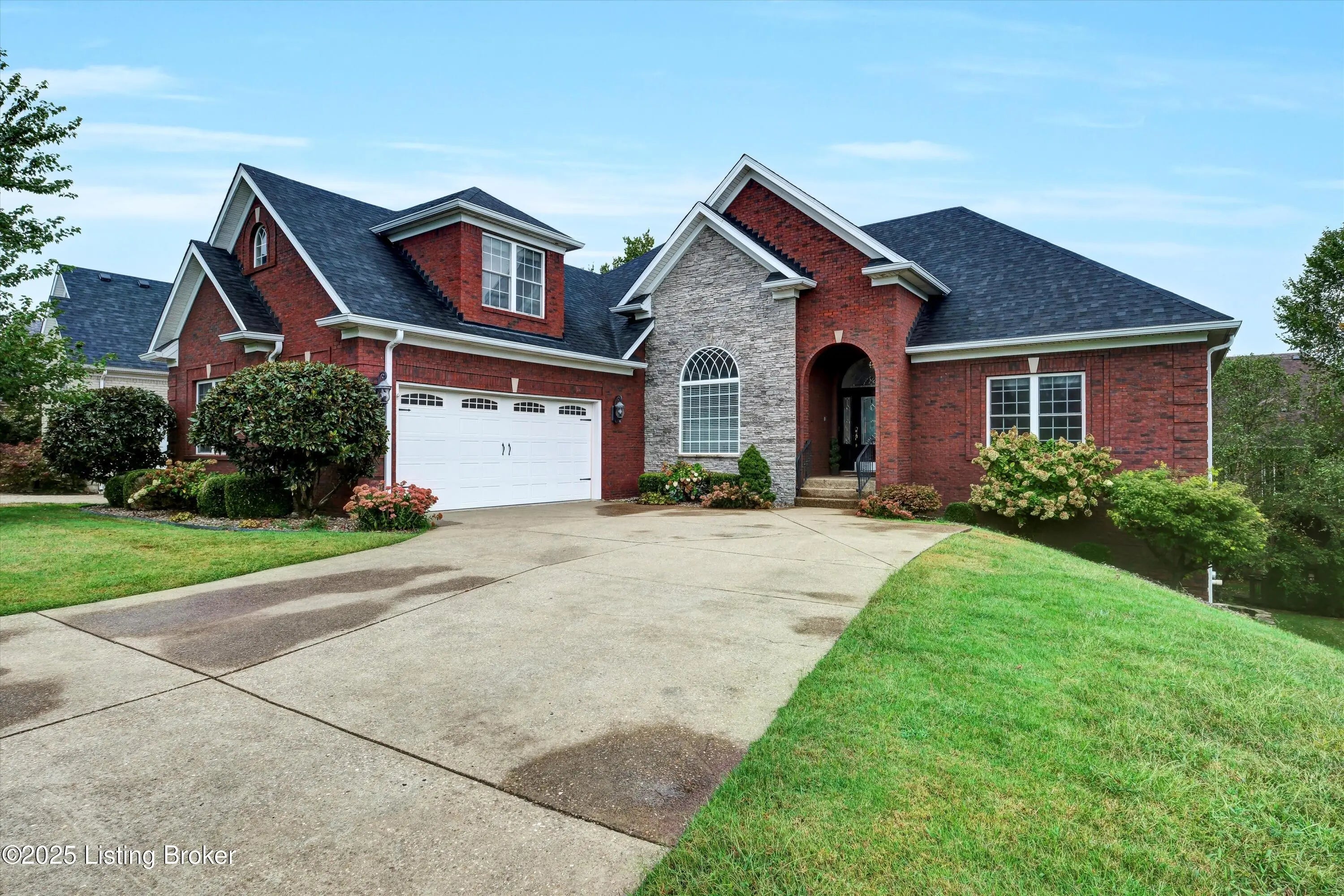 Photo of Listing #1699704